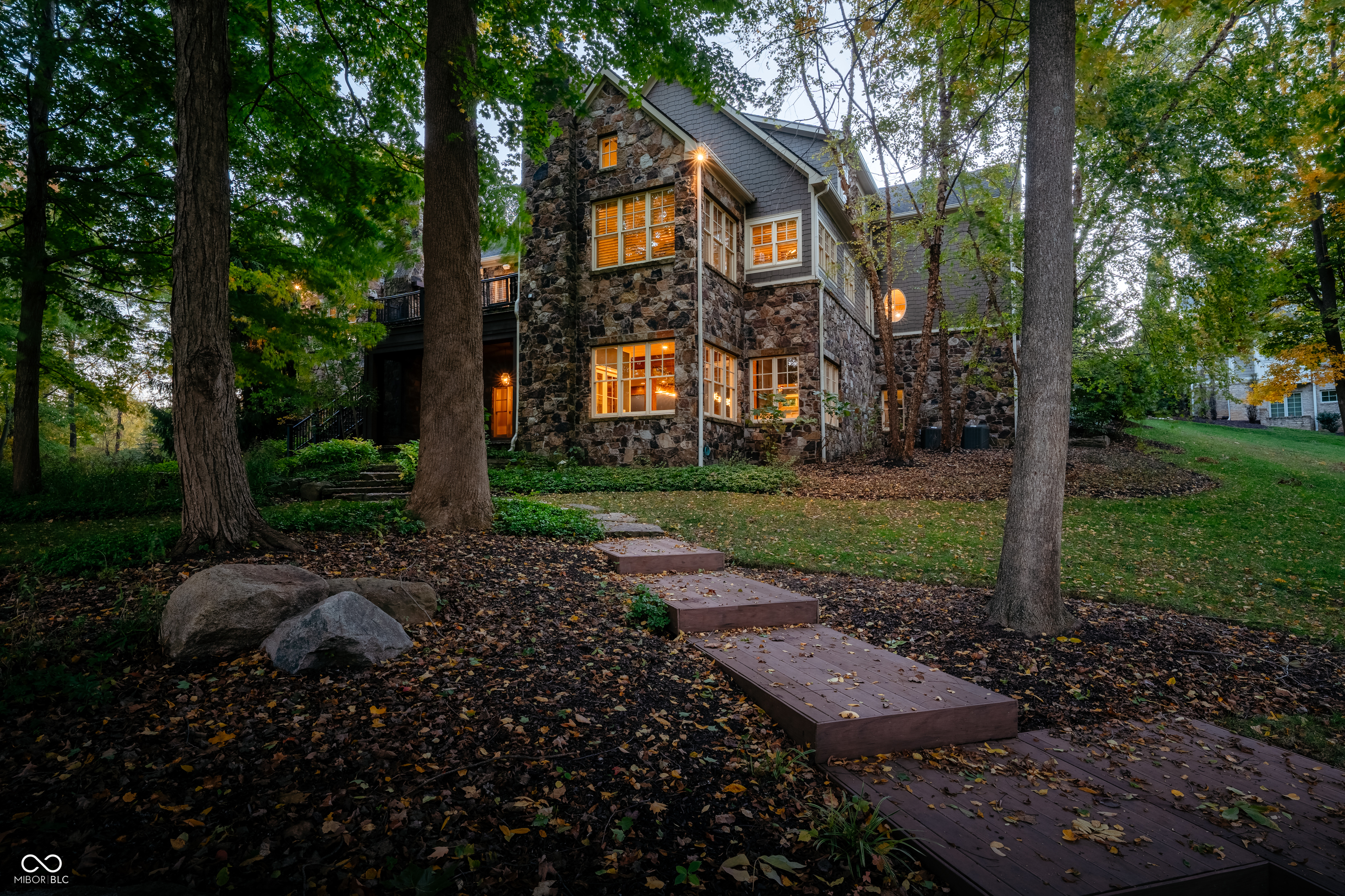 1236 Emerald Viking Court