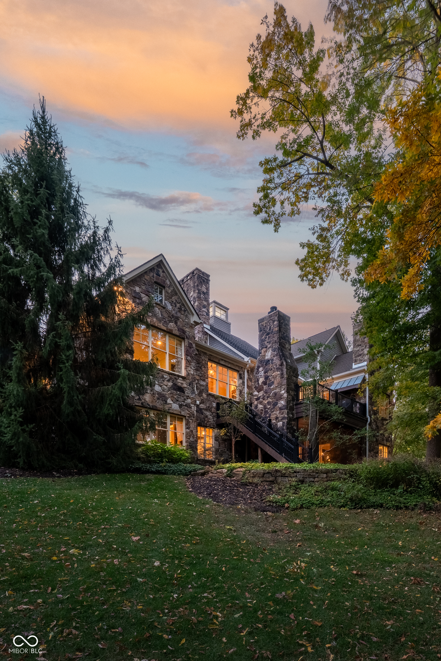 1236 Emerald Viking Court