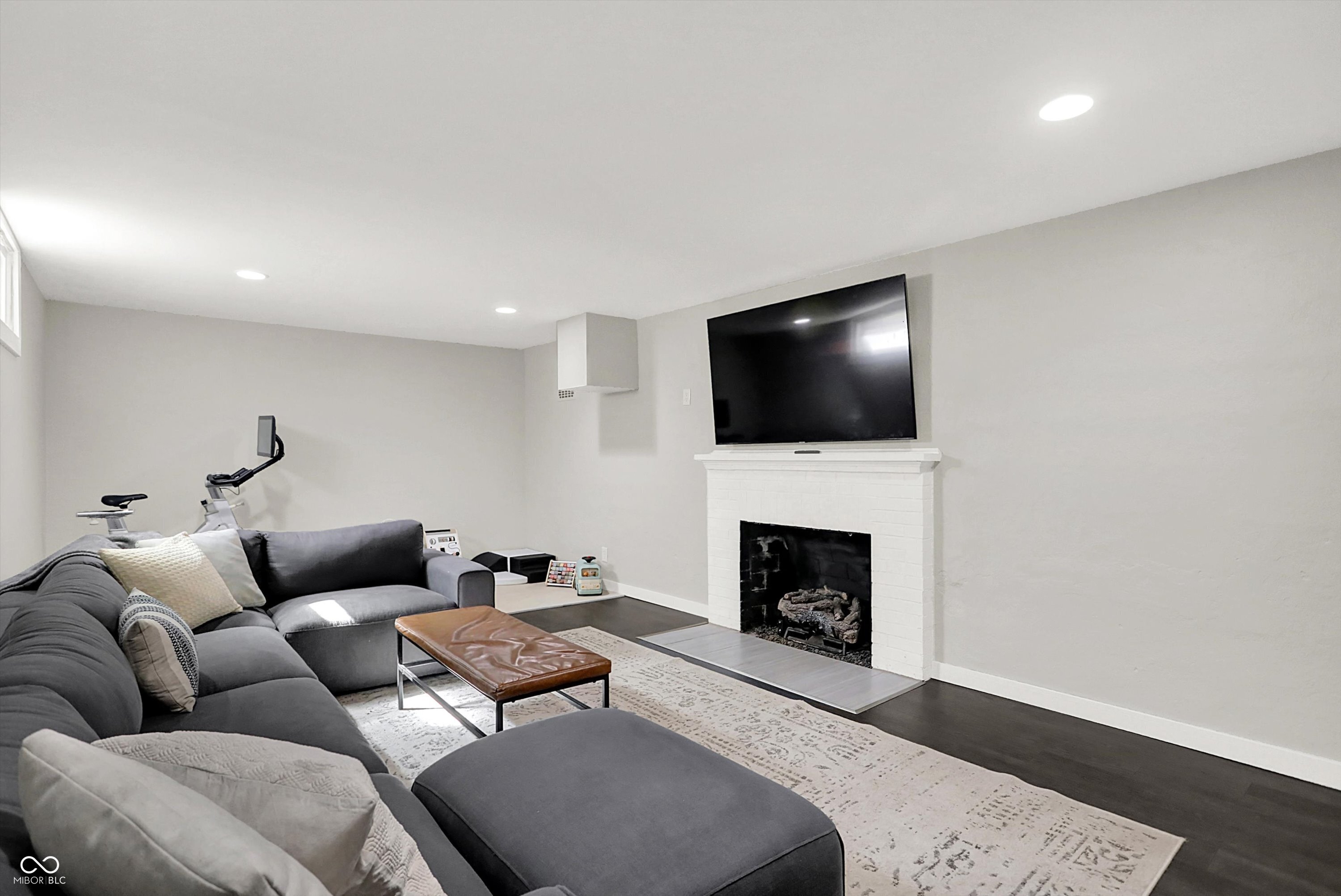 5300 Boulevard Place