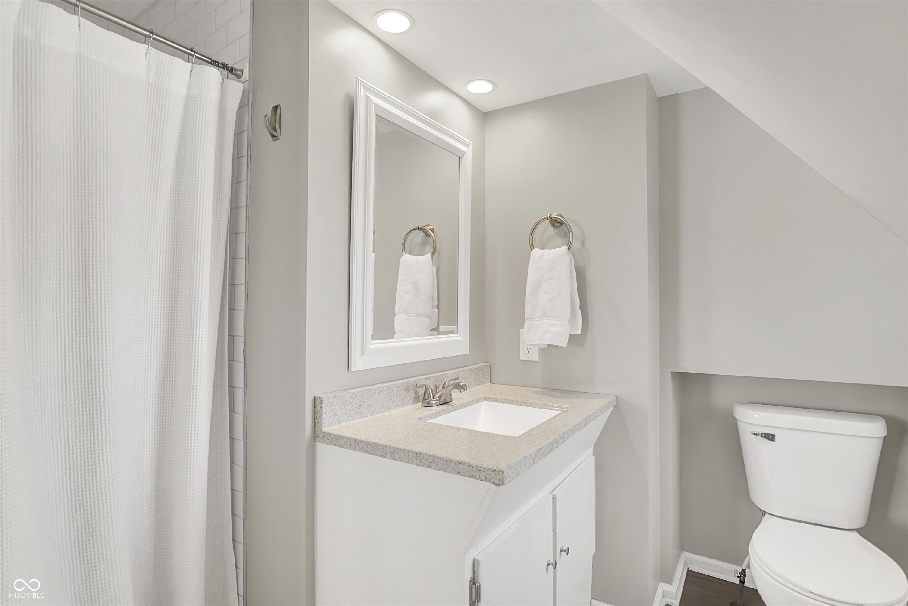 5300 Boulevard Place