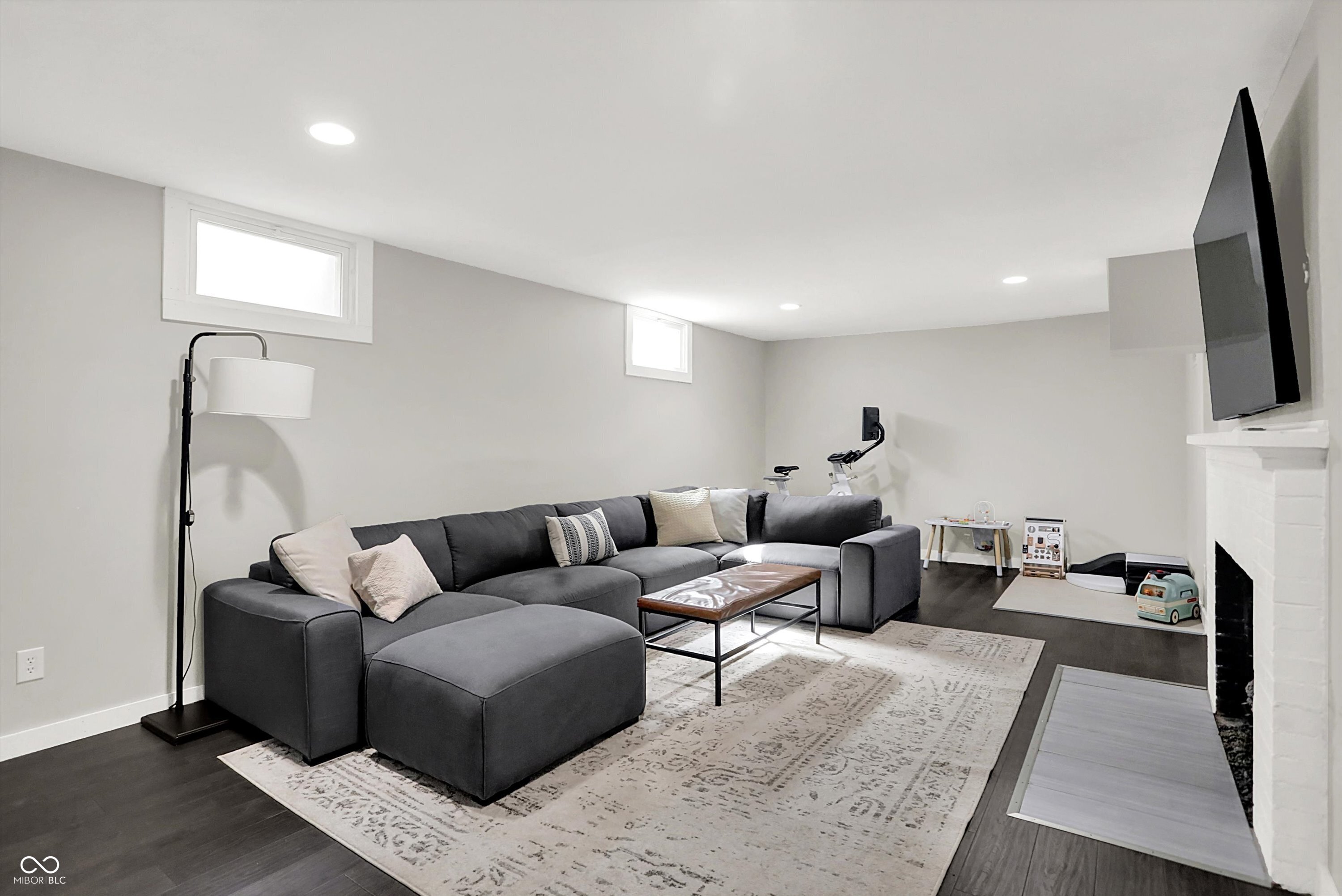 5300 Boulevard Place