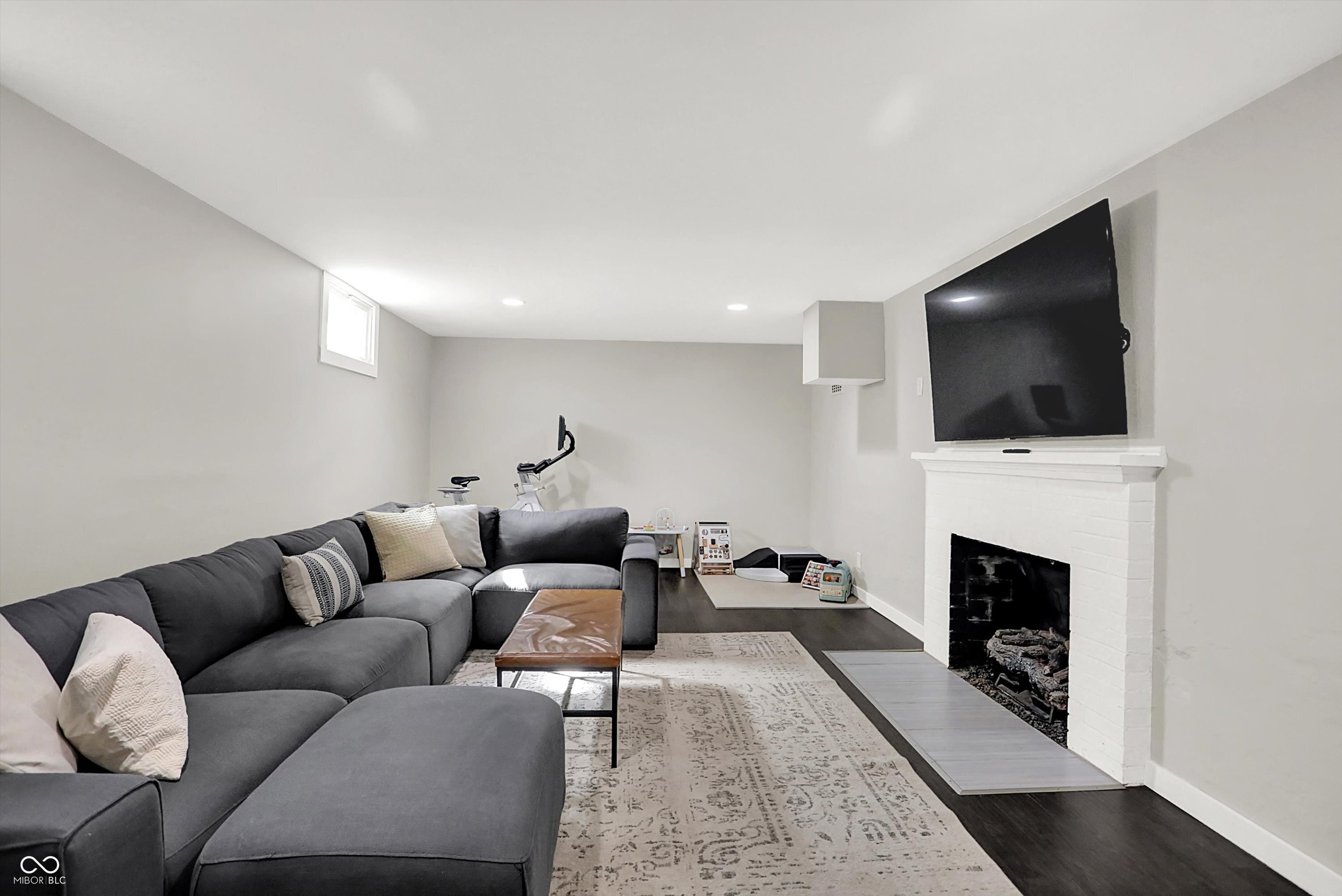 5300 Boulevard Place