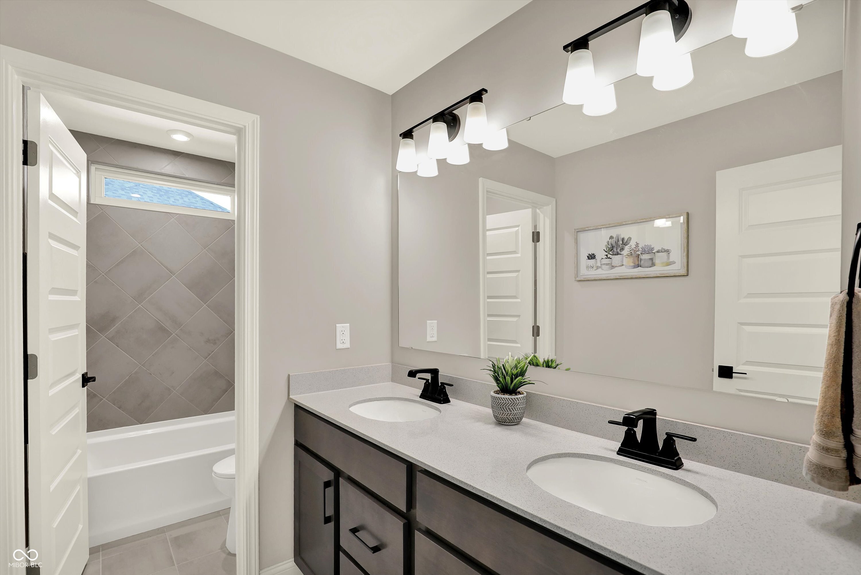 1560 Old Hickory Lane