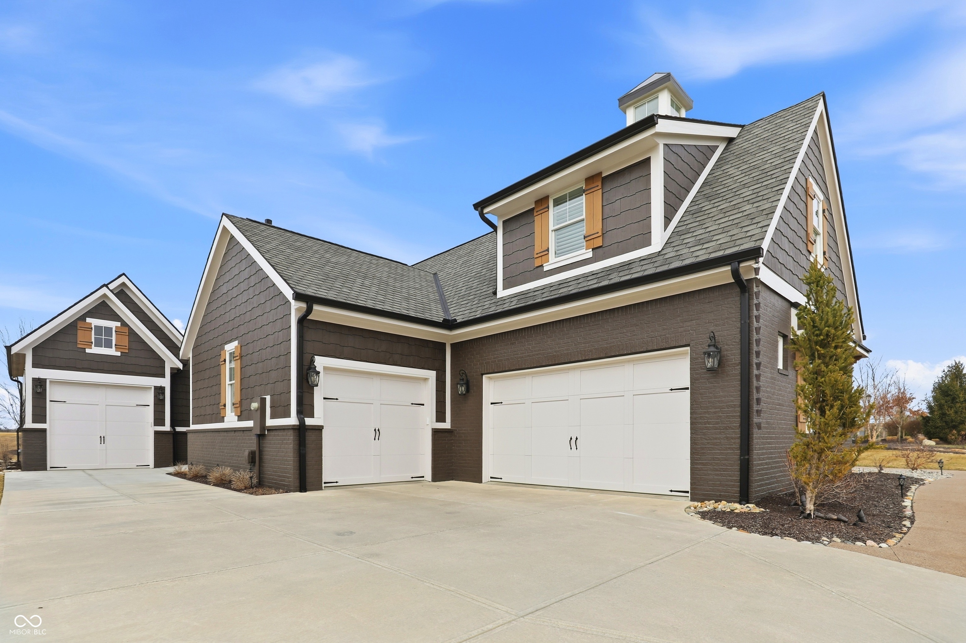 1096 Chatham Hills Boulevard