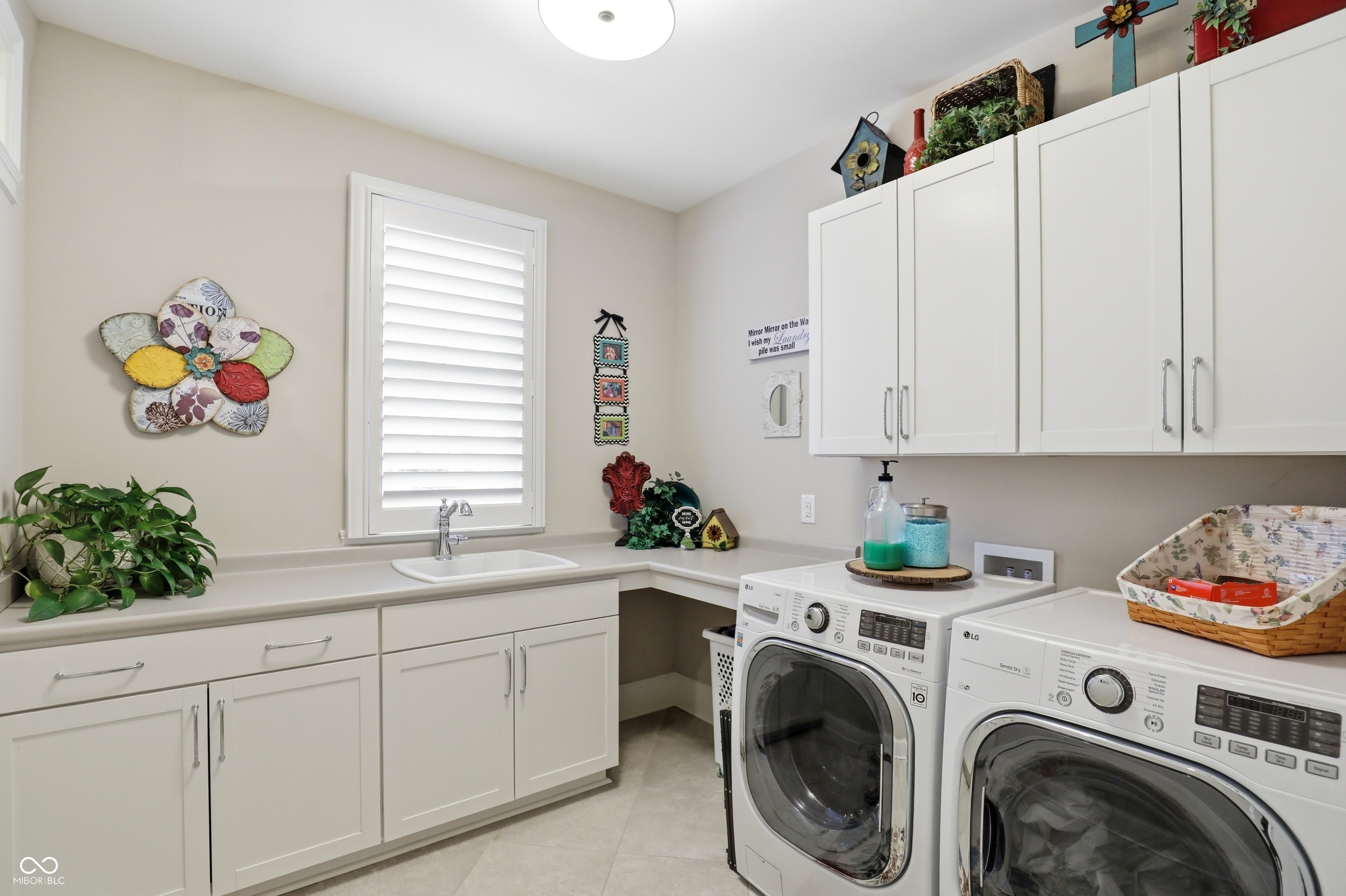 1096 Chatham Hills Boulevard