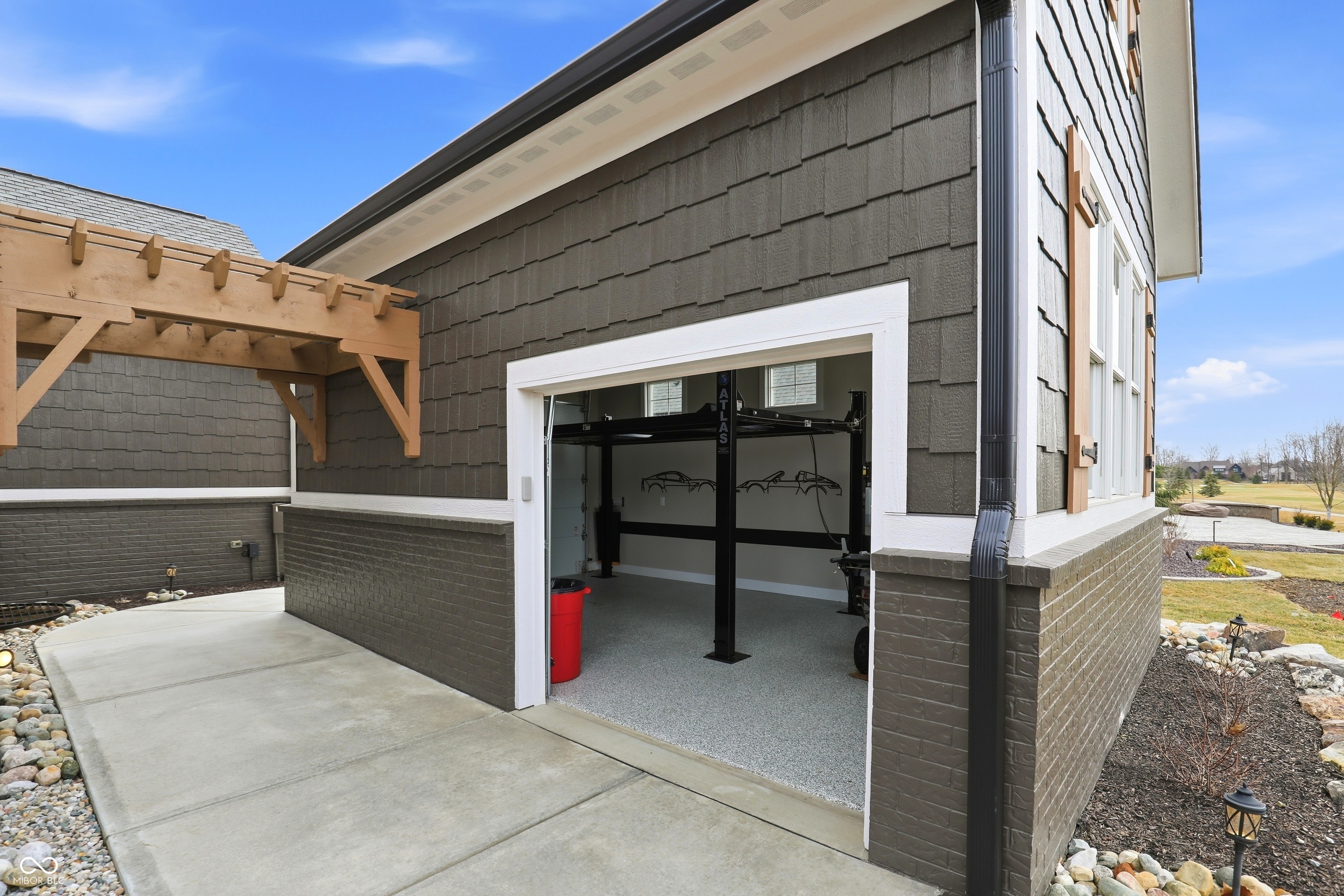 1096 Chatham Hills Boulevard