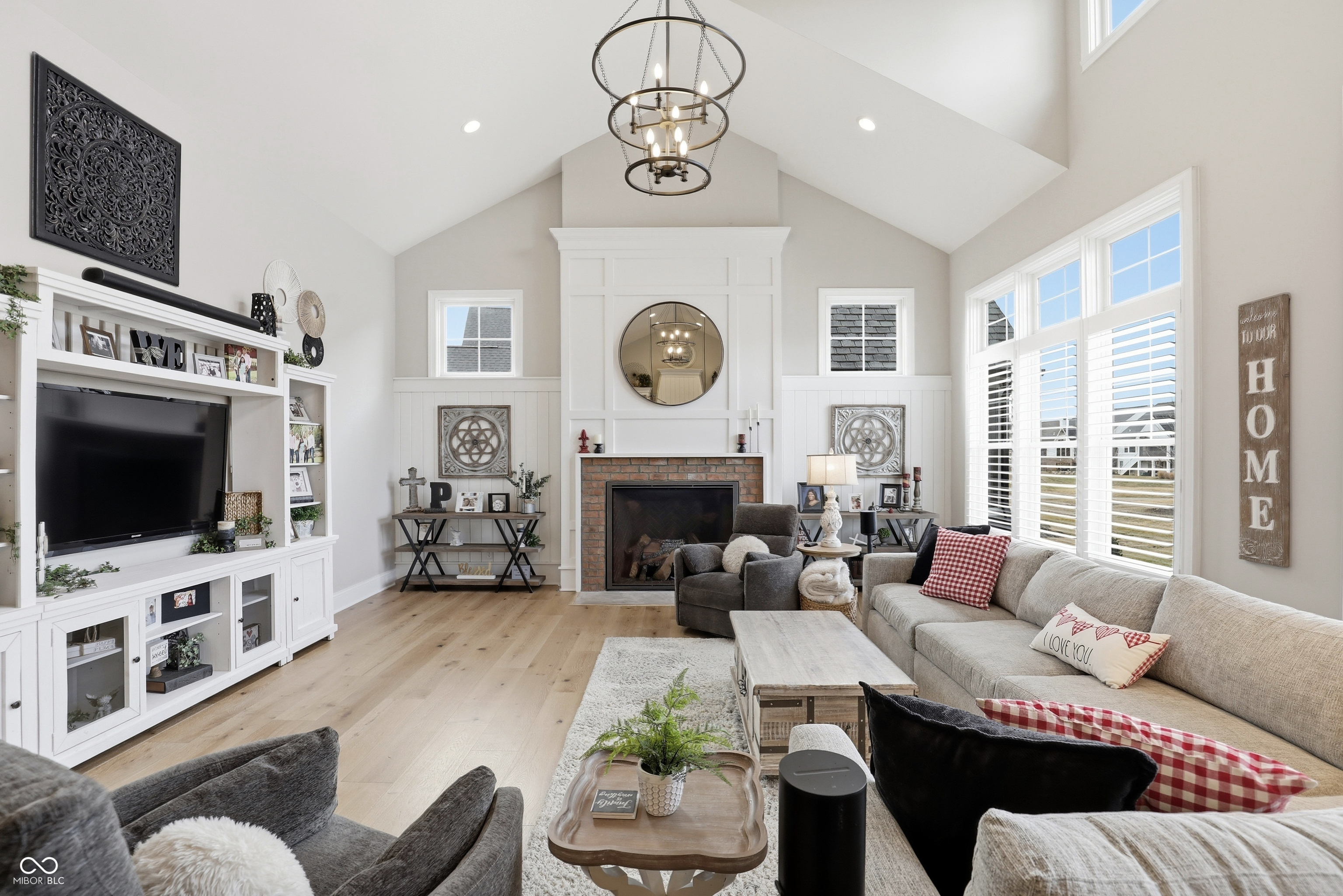 1096 Chatham Hills Boulevard