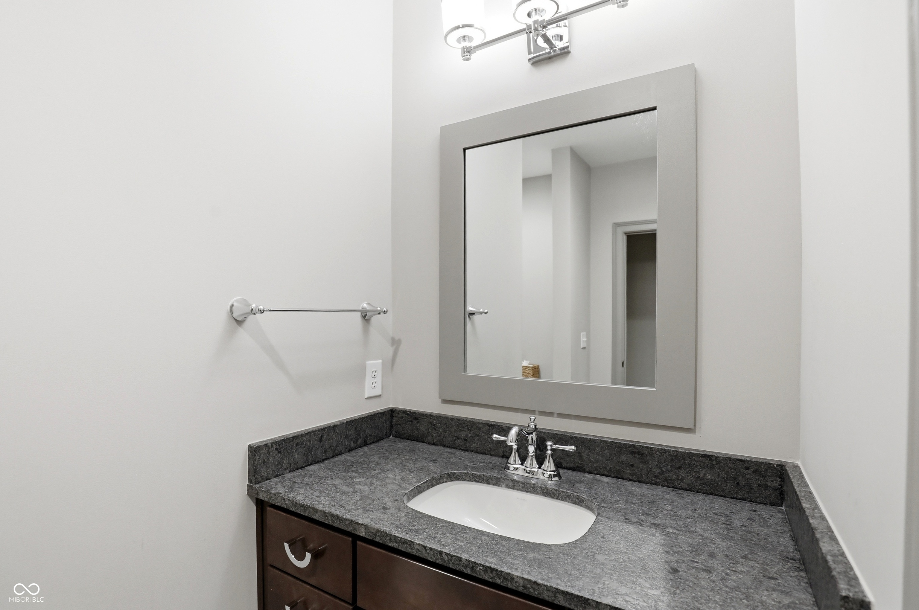 1096 Chatham Hills Boulevard