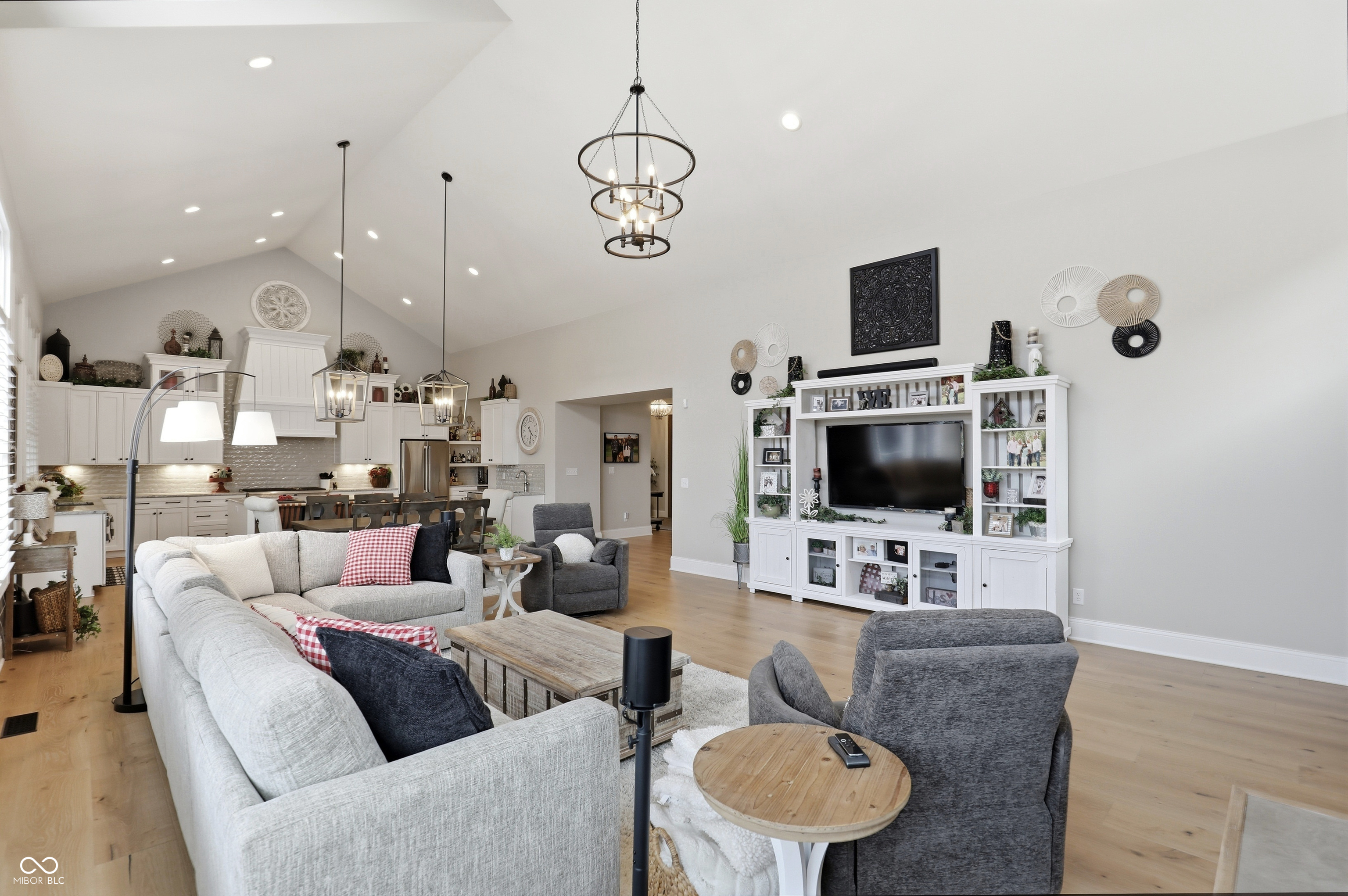 1096 Chatham Hills Boulevard