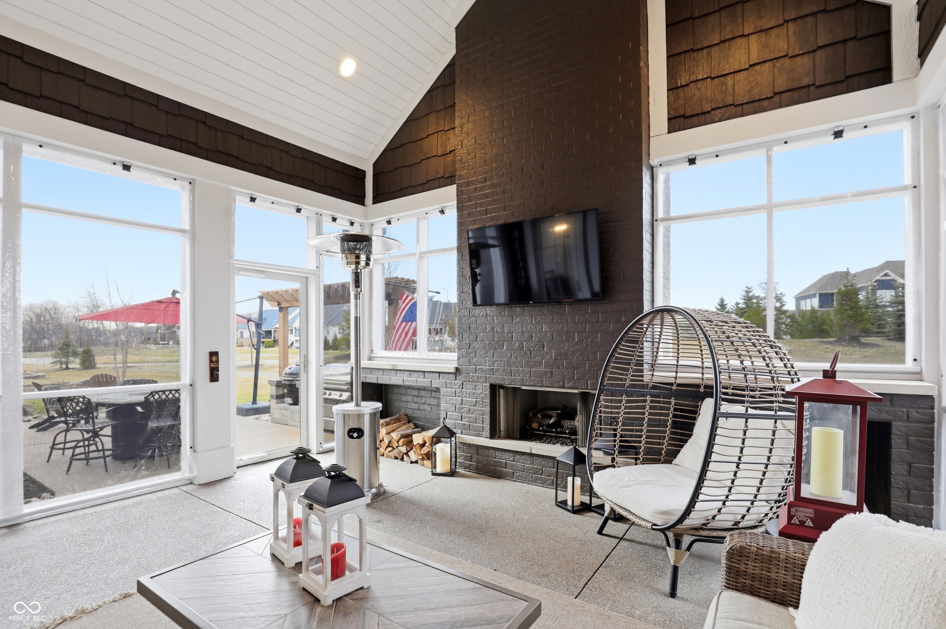 1096 Chatham Hills Boulevard