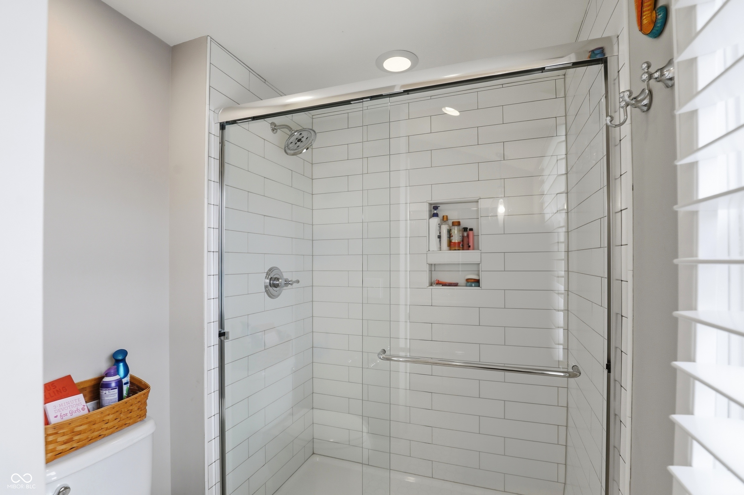 1096 Chatham Hills Boulevard