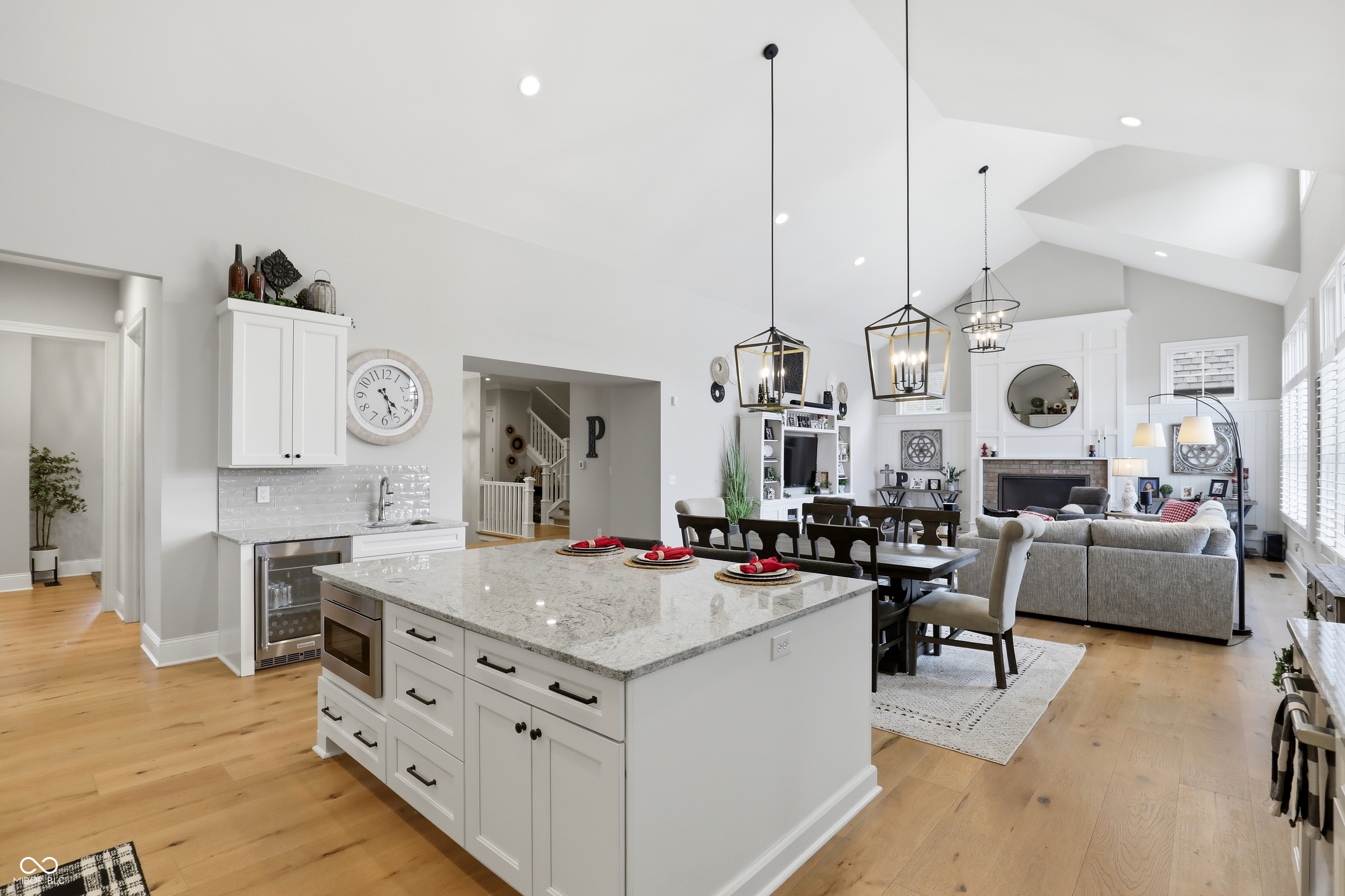 1096 Chatham Hills Boulevard