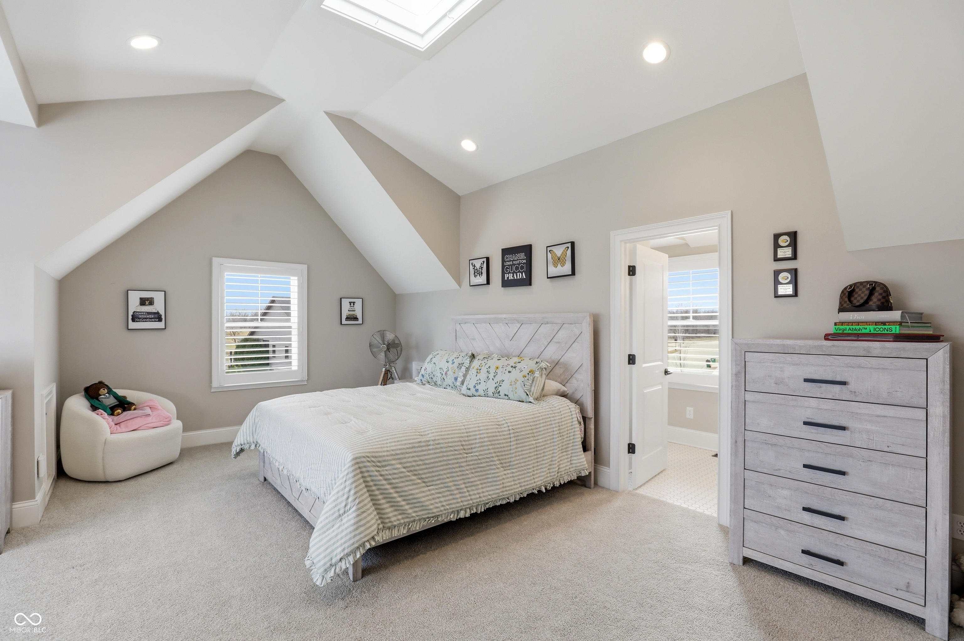 1096 Chatham Hills Boulevard