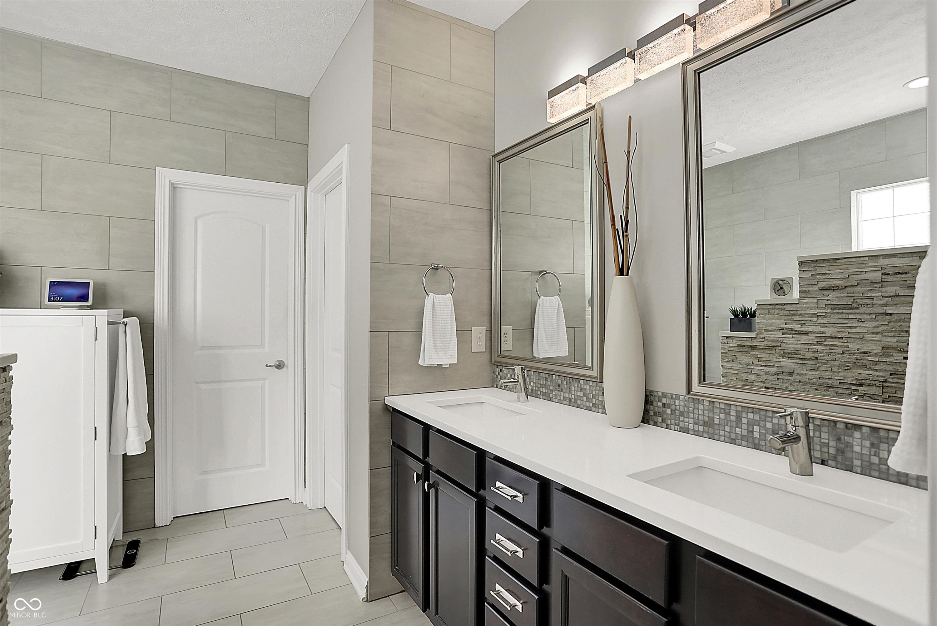 15715 Market Center Drive