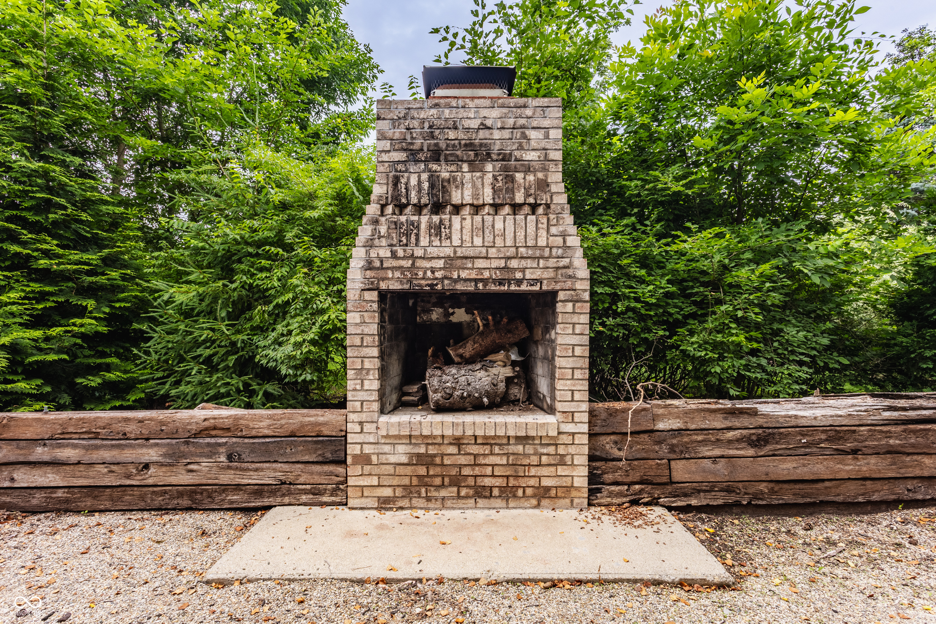 1089 Laurelwood