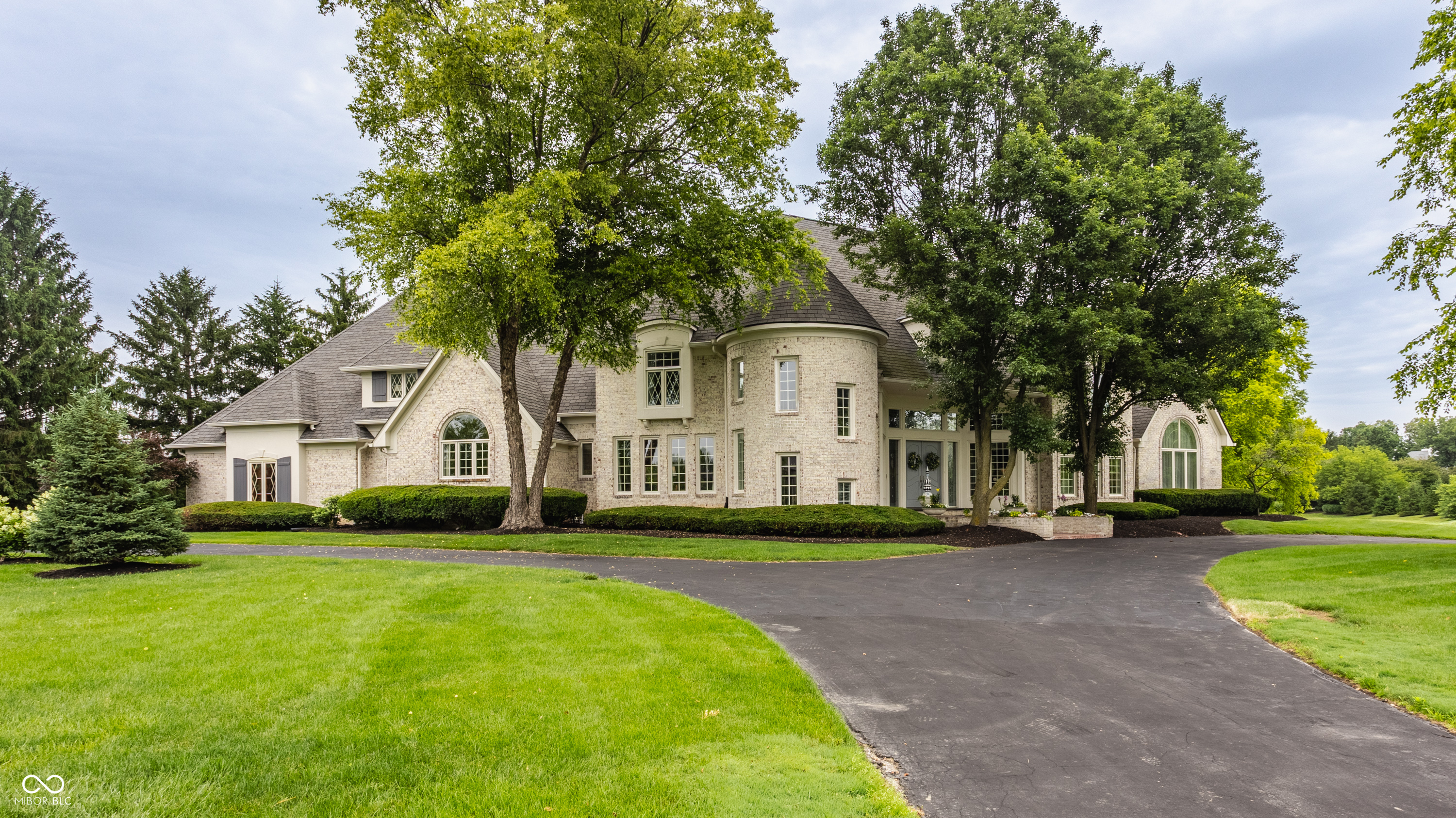 1089 Laurelwood
