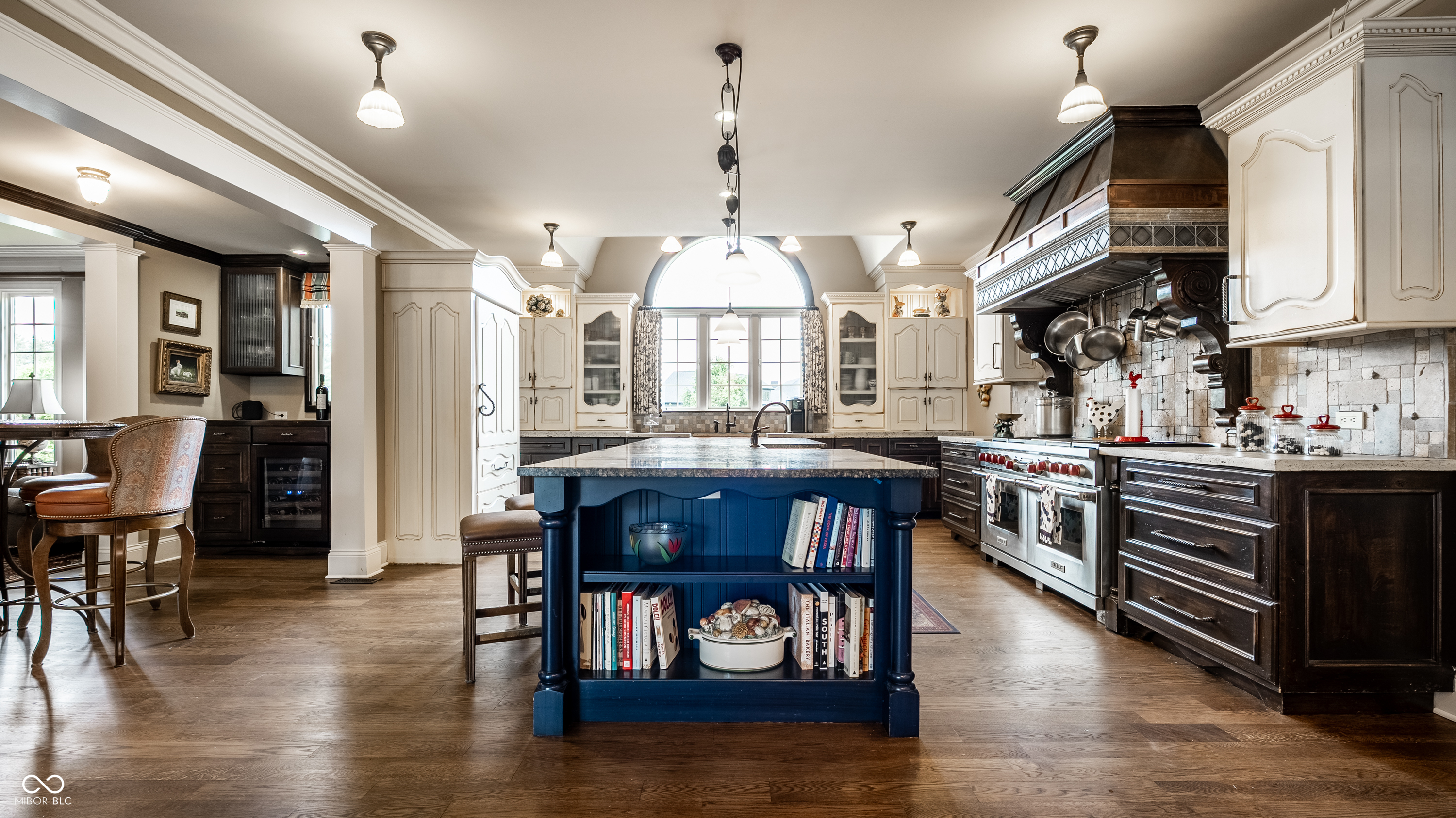 1089 Laurelwood