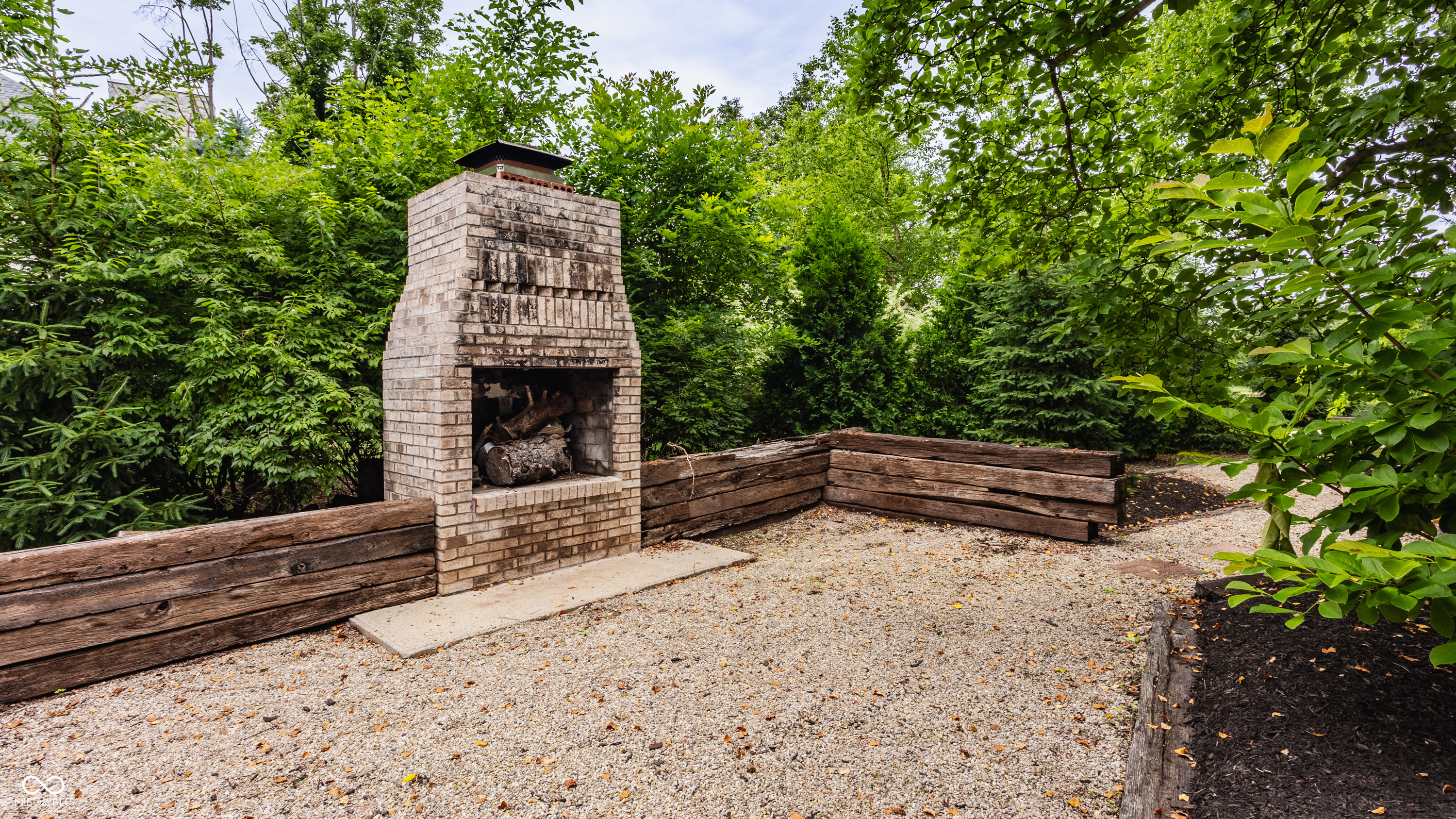 1089 Laurelwood