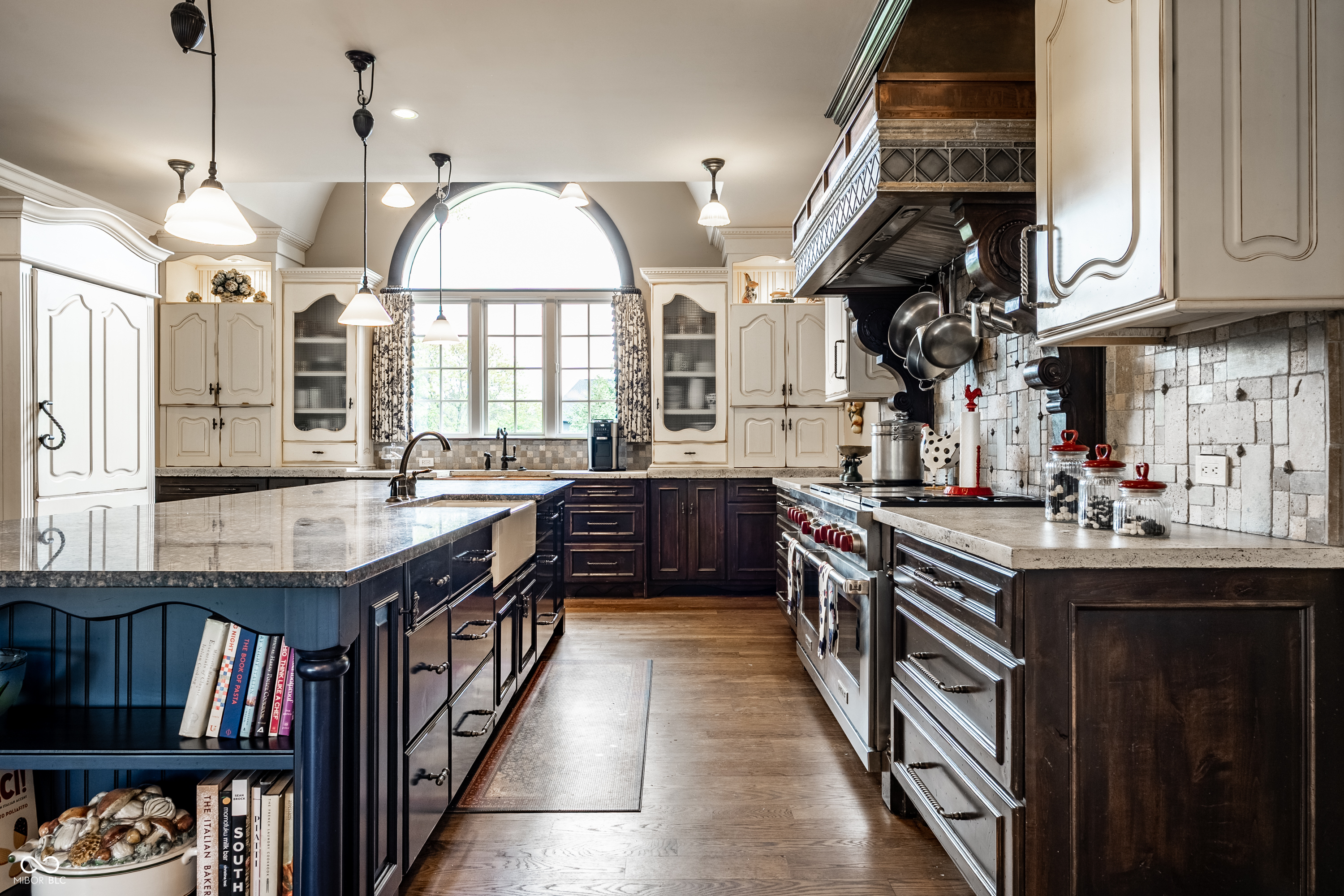 1089 Laurelwood