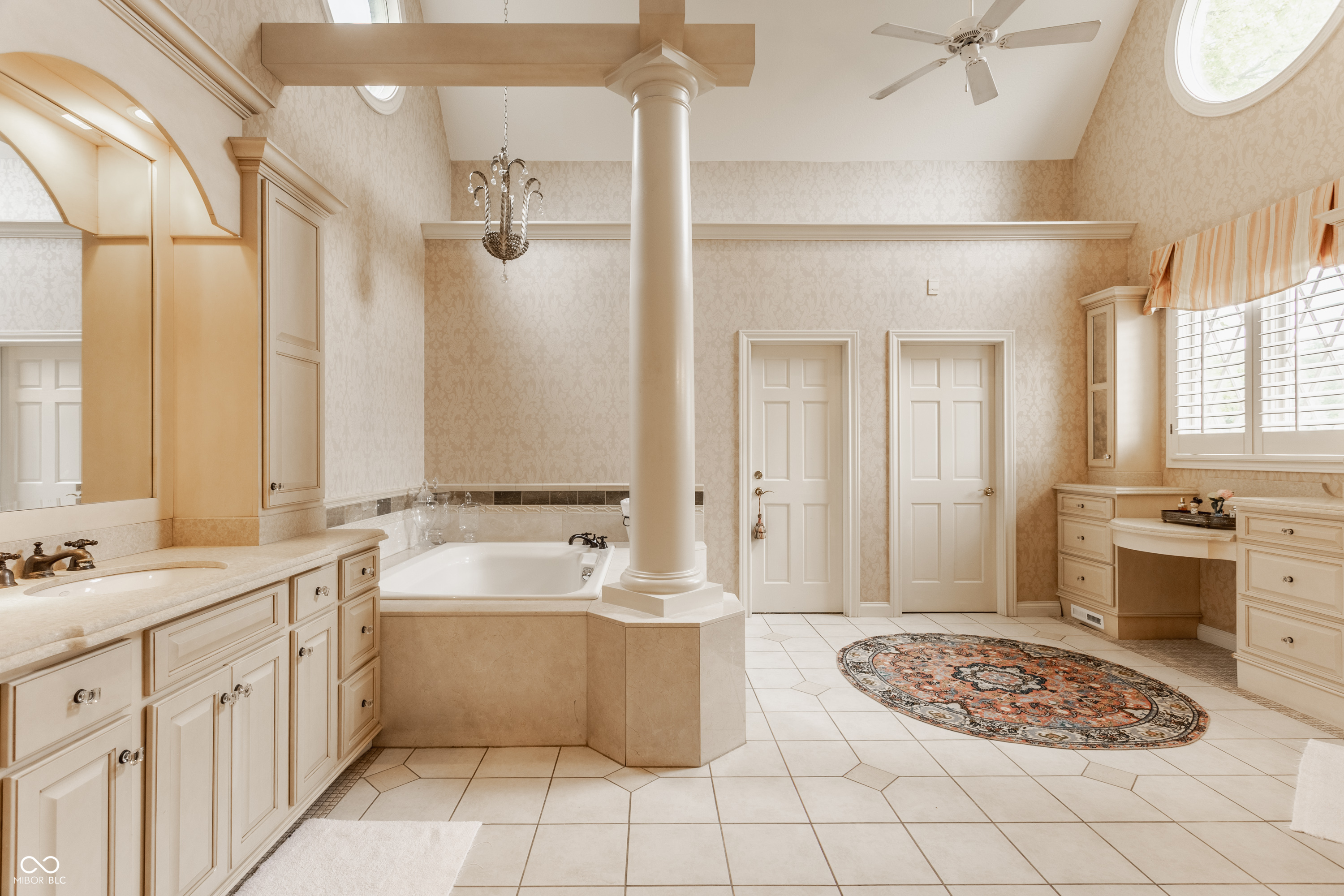1089 Laurelwood