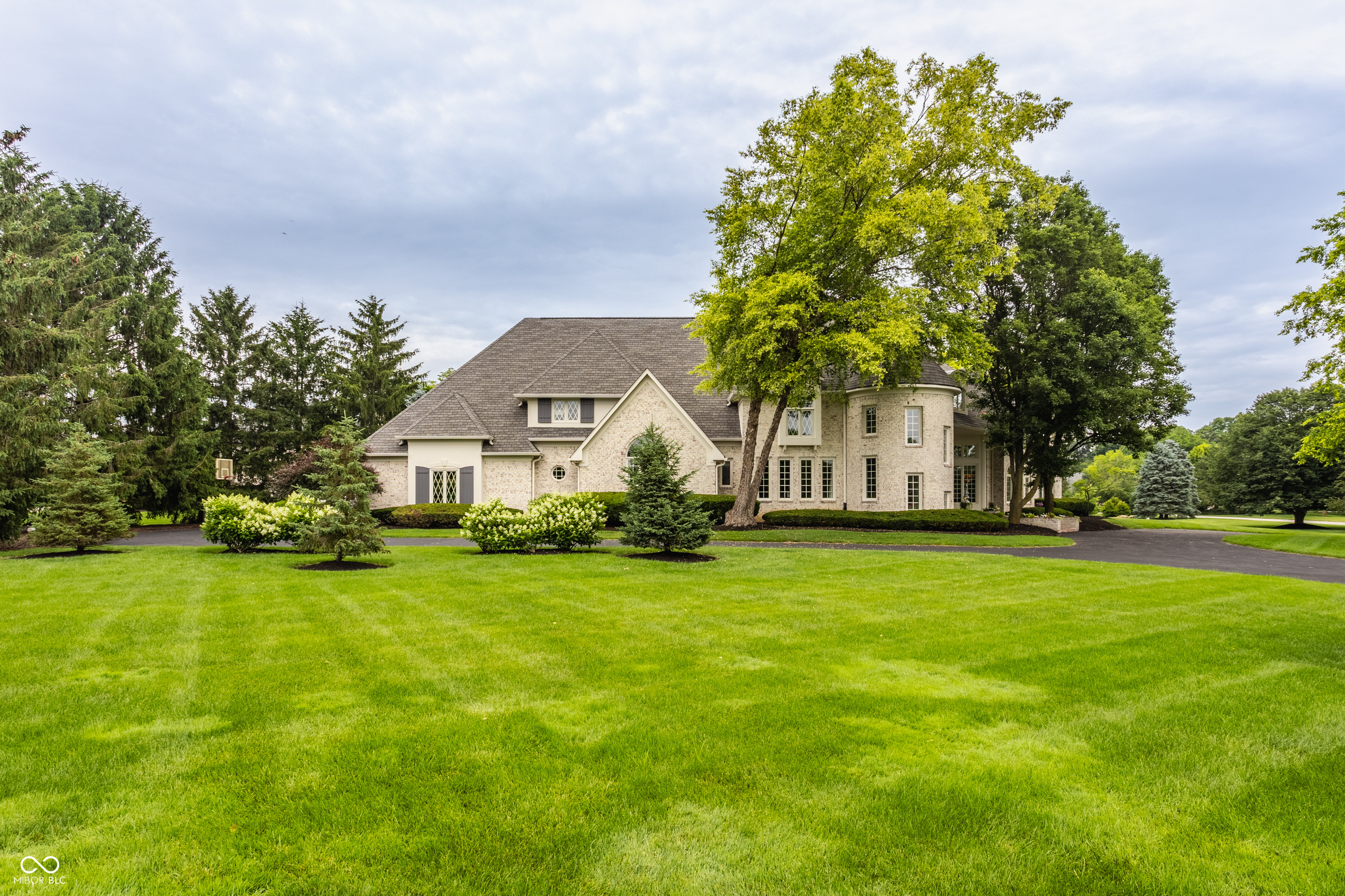 1089 Laurelwood
