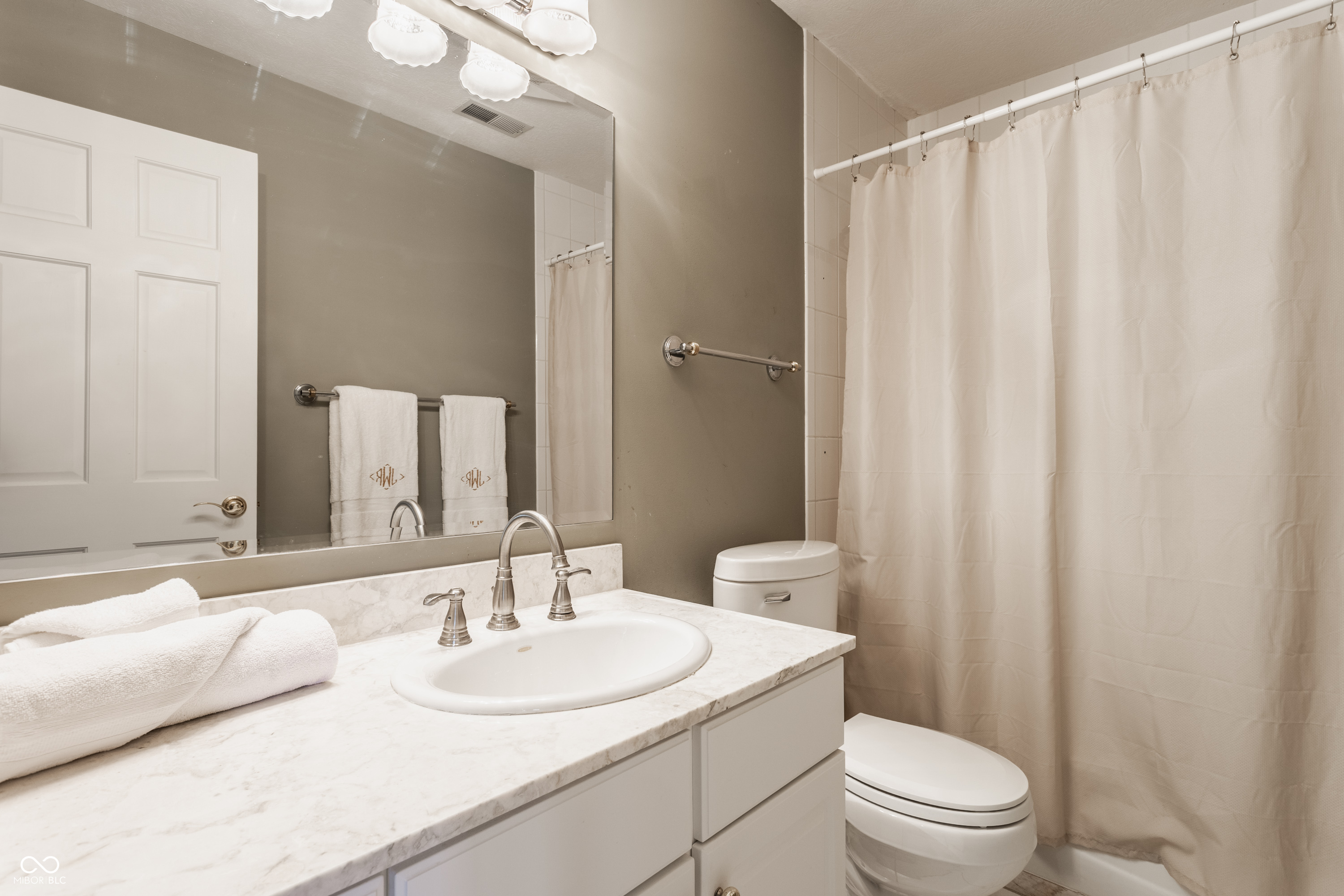 1089 Laurelwood