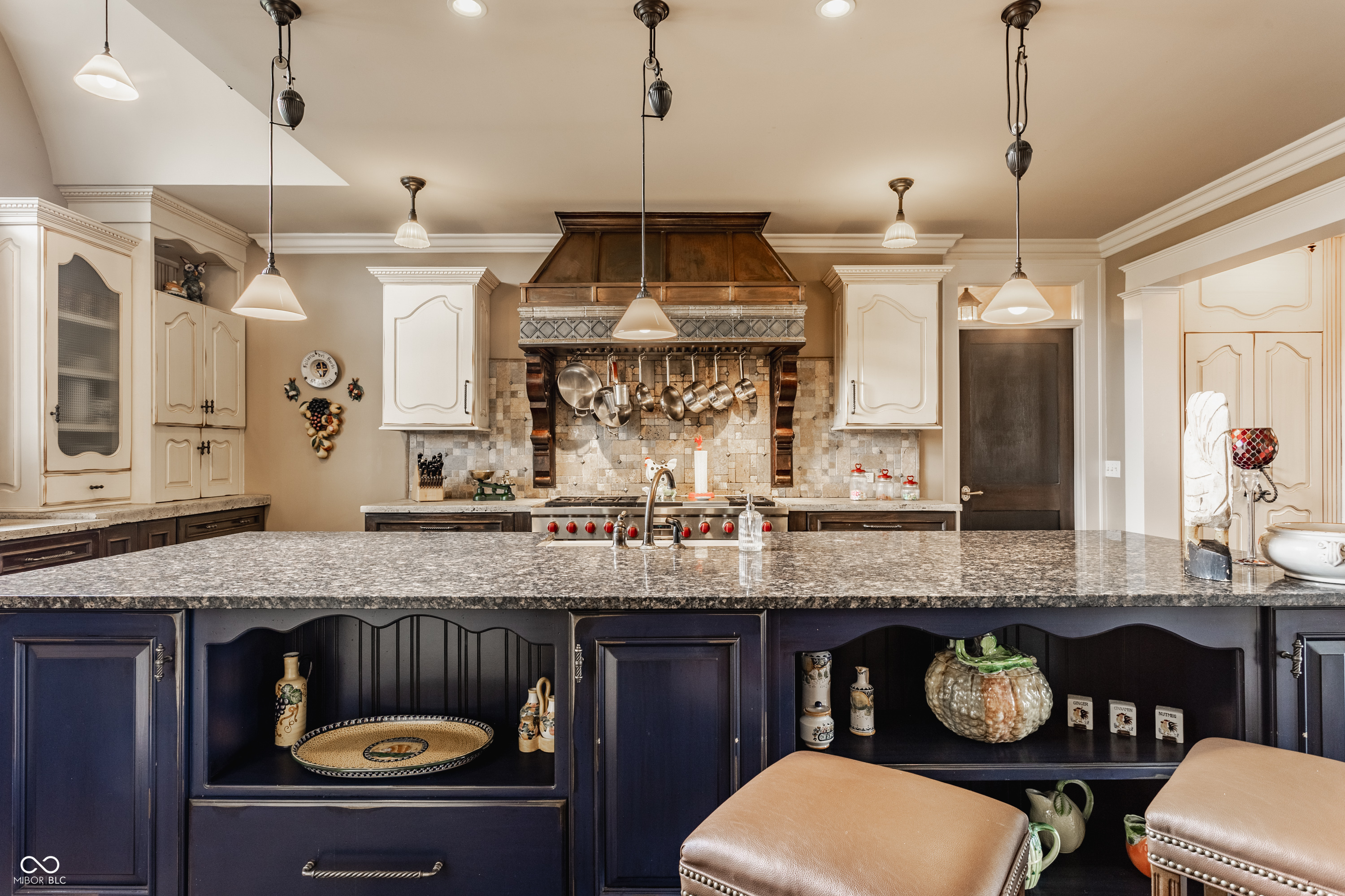 1089 Laurelwood