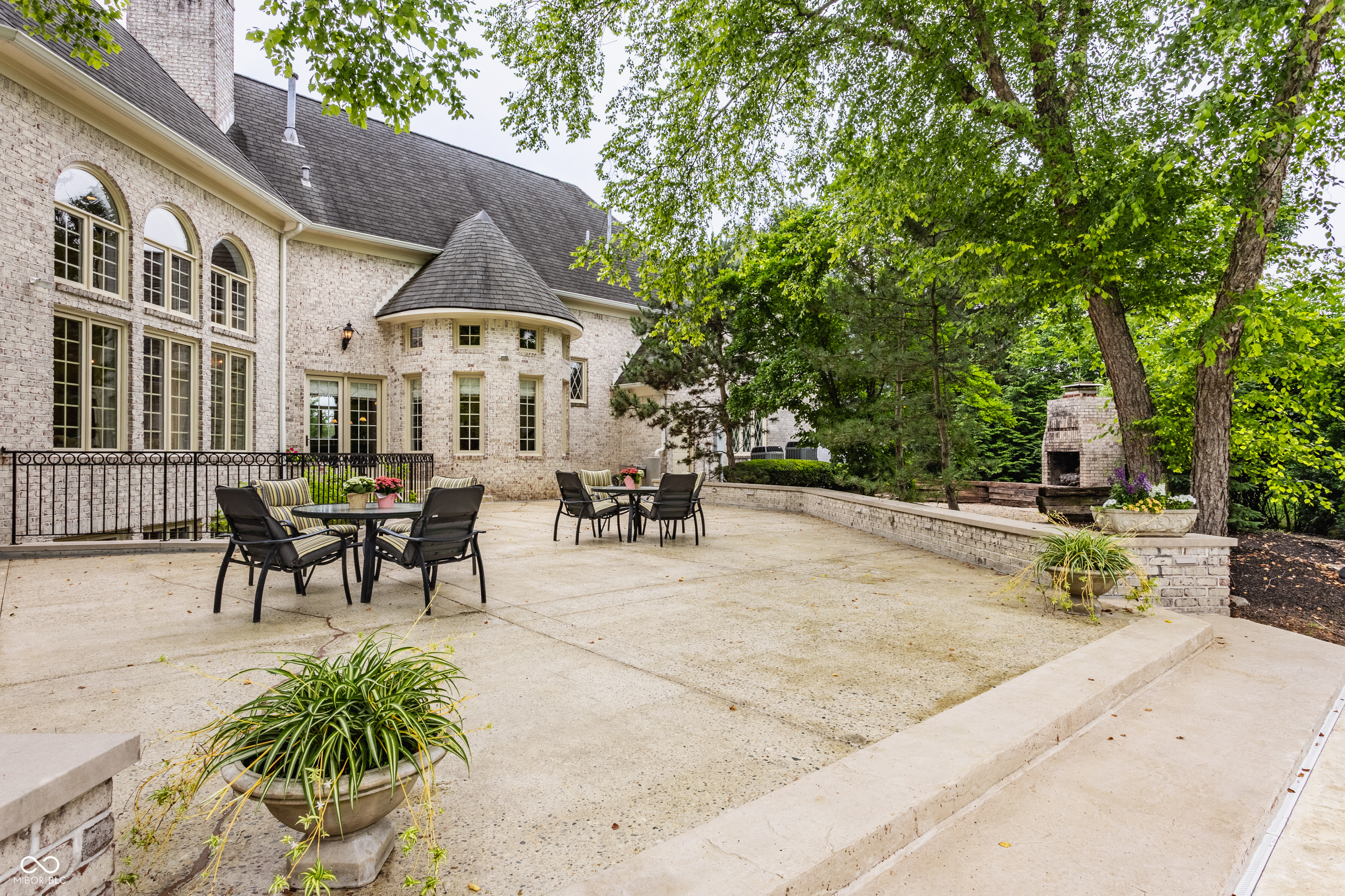 1089 Laurelwood