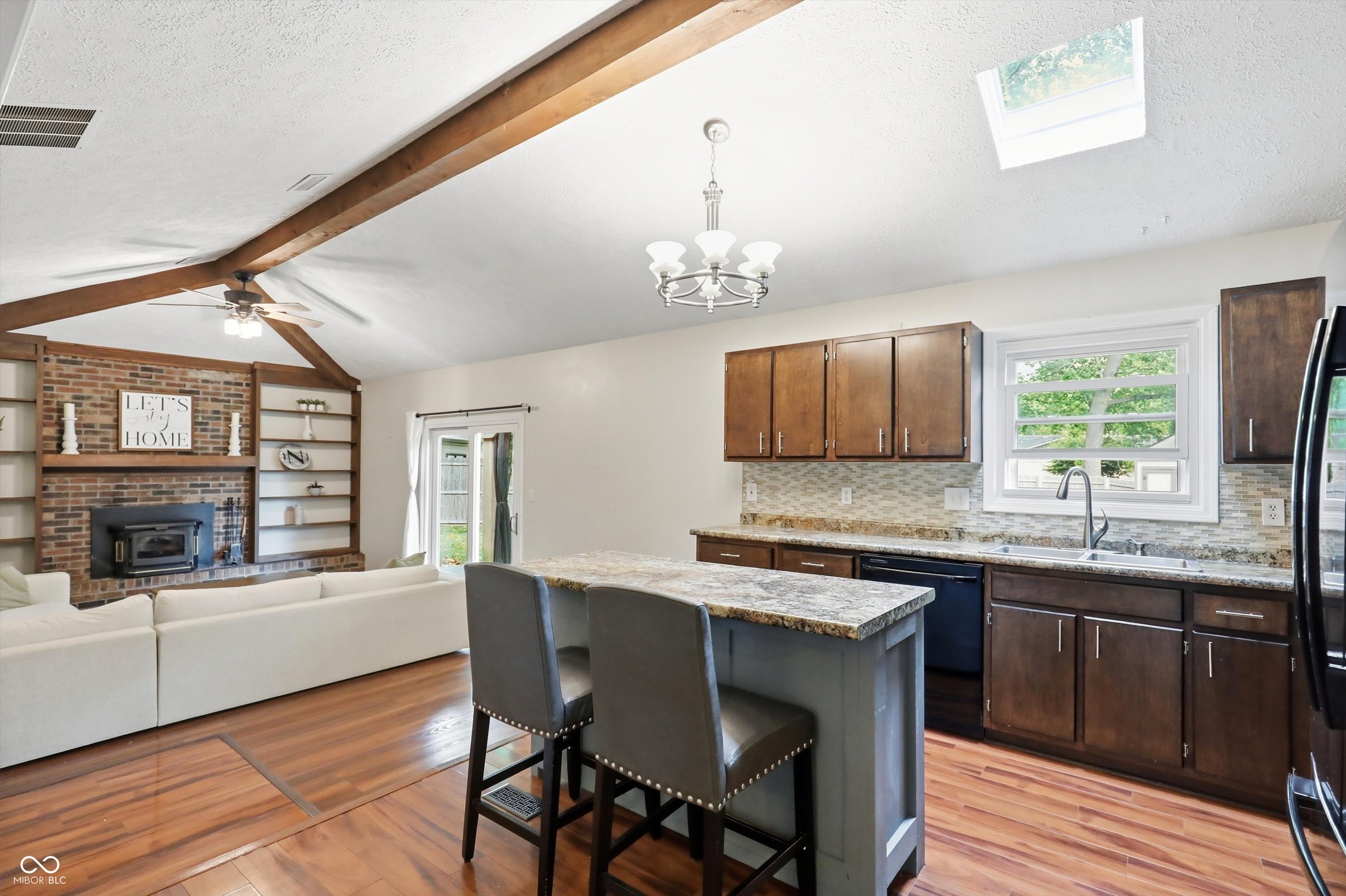 8035 Vineyard Drive