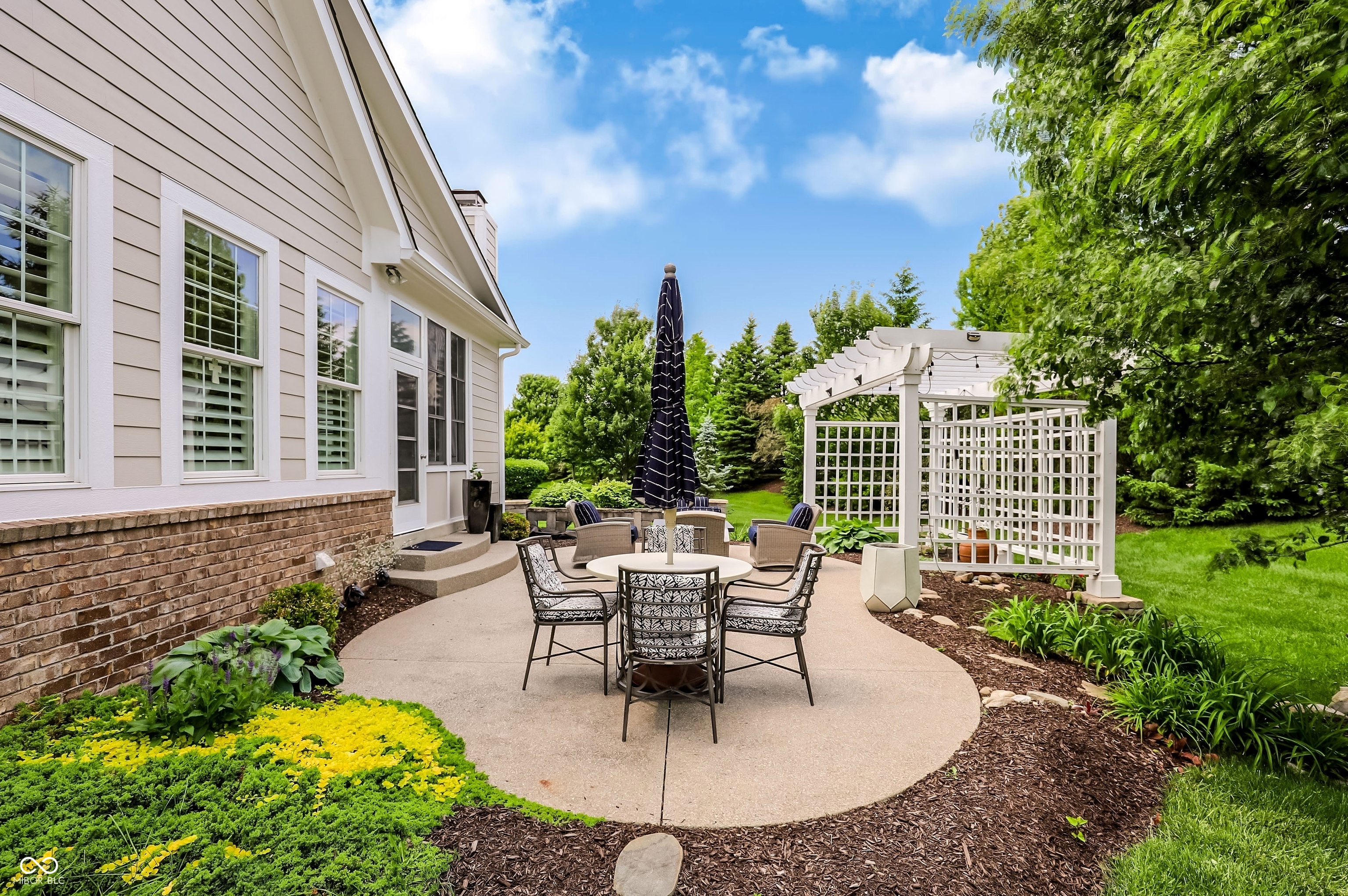 15669 Bethpage Trail