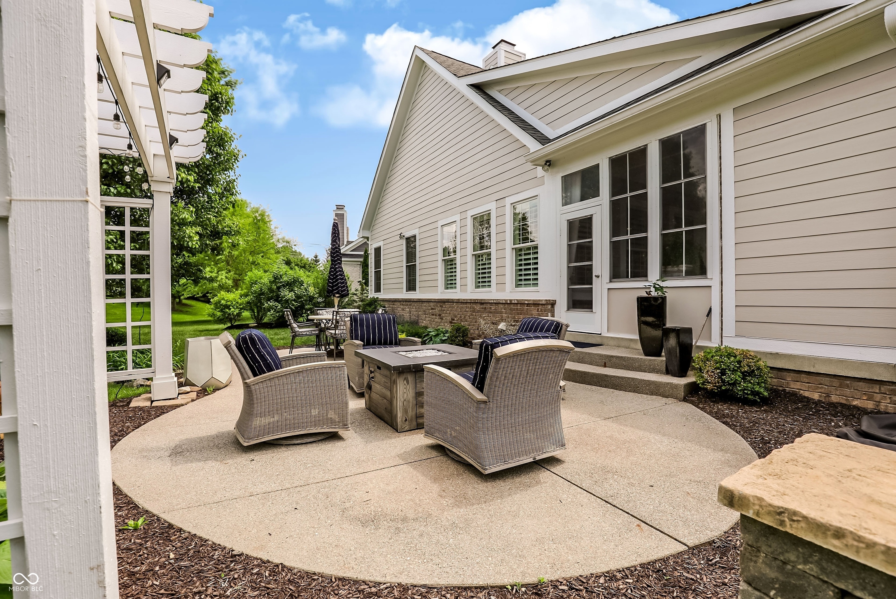 15669 Bethpage Trail
