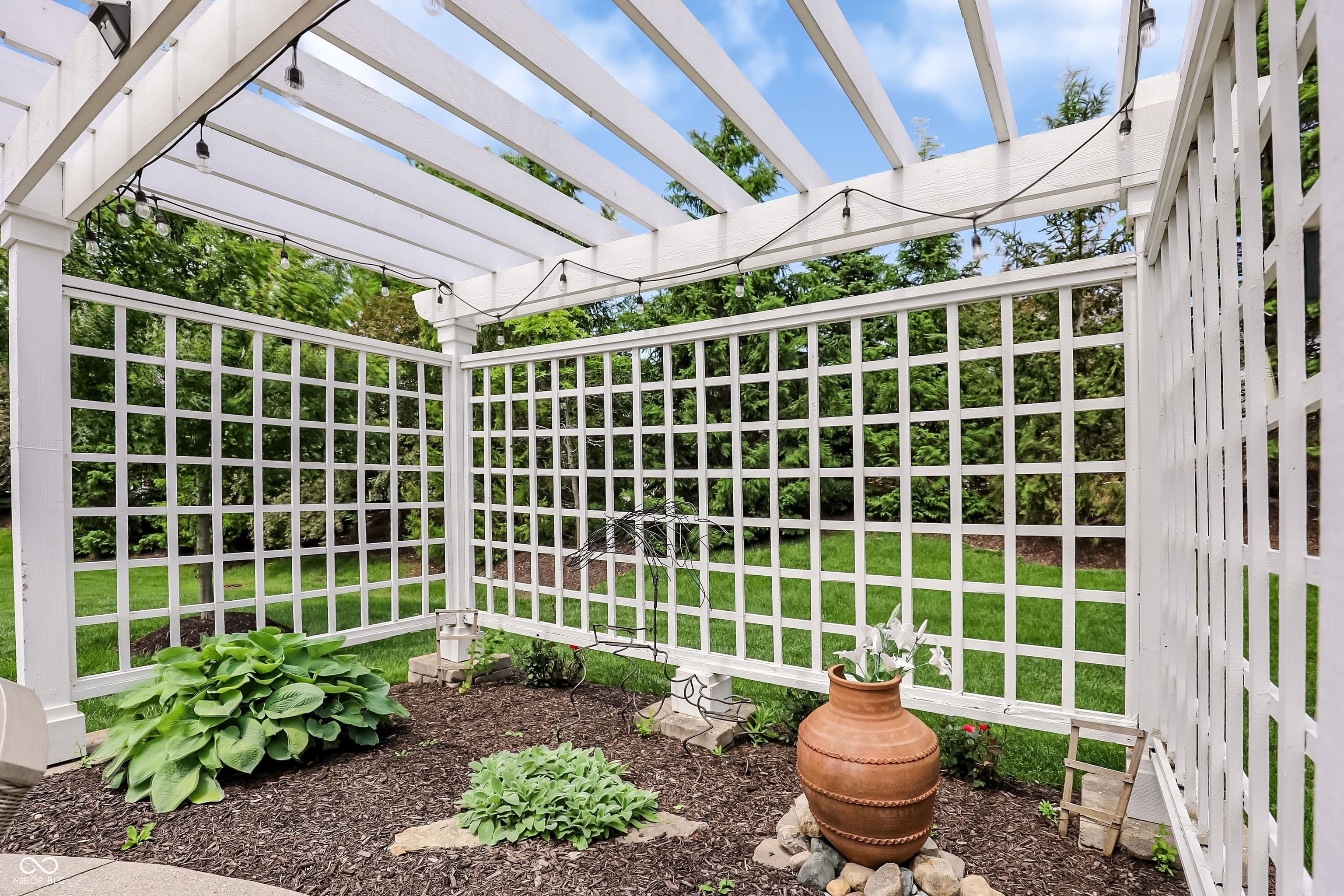15669 Bethpage Trail