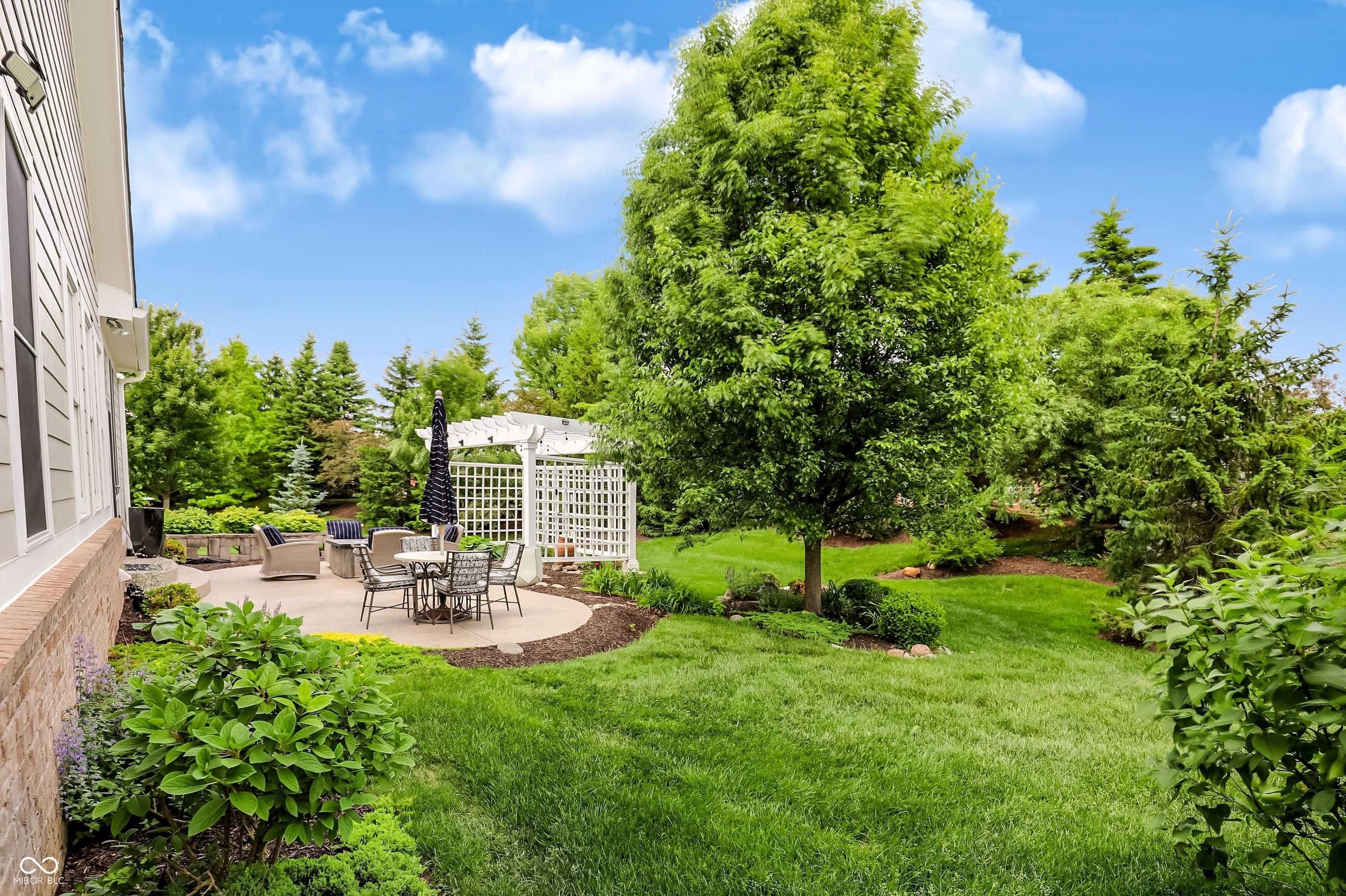 15669 Bethpage Trail