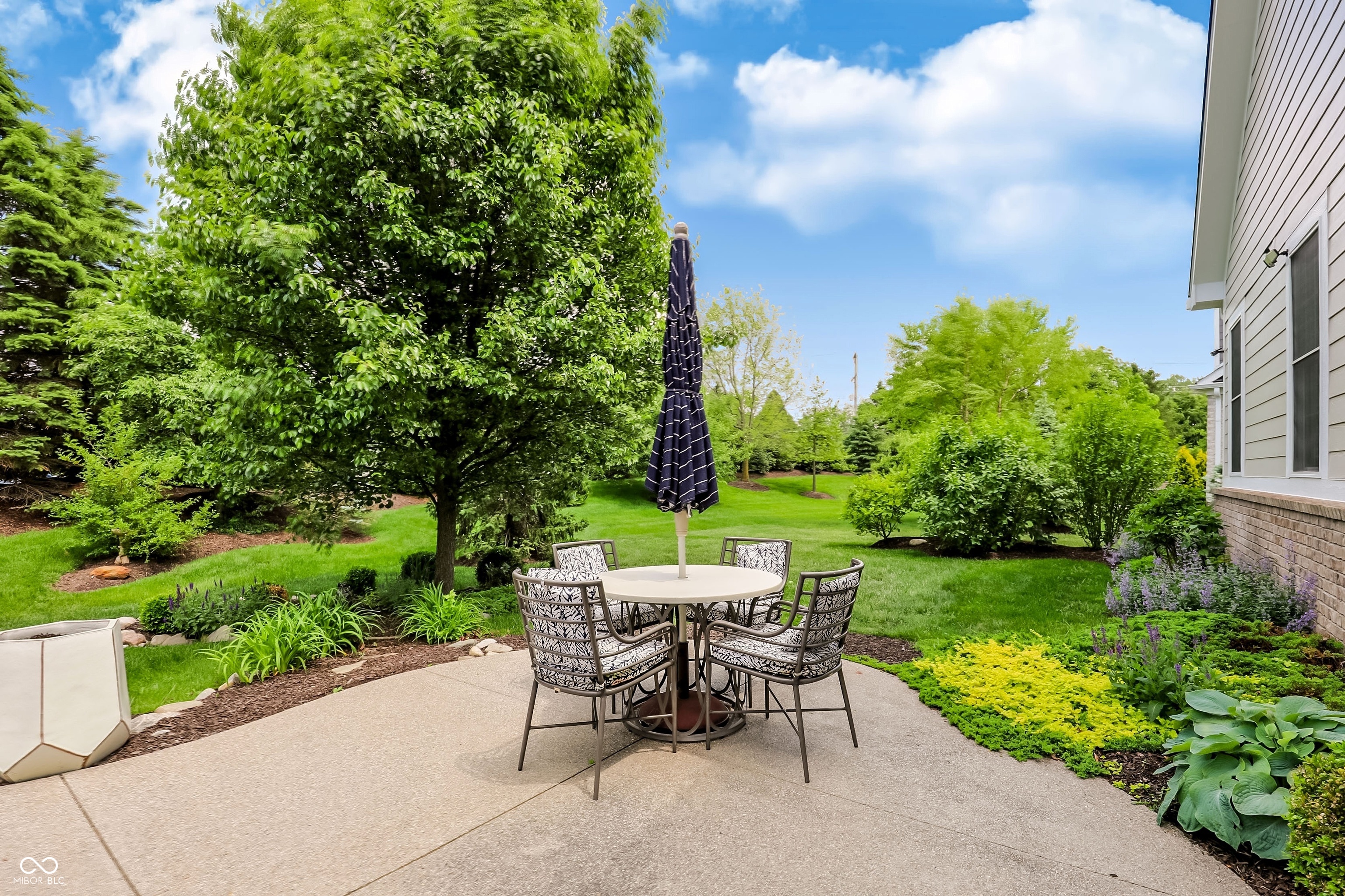 15669 Bethpage Trail