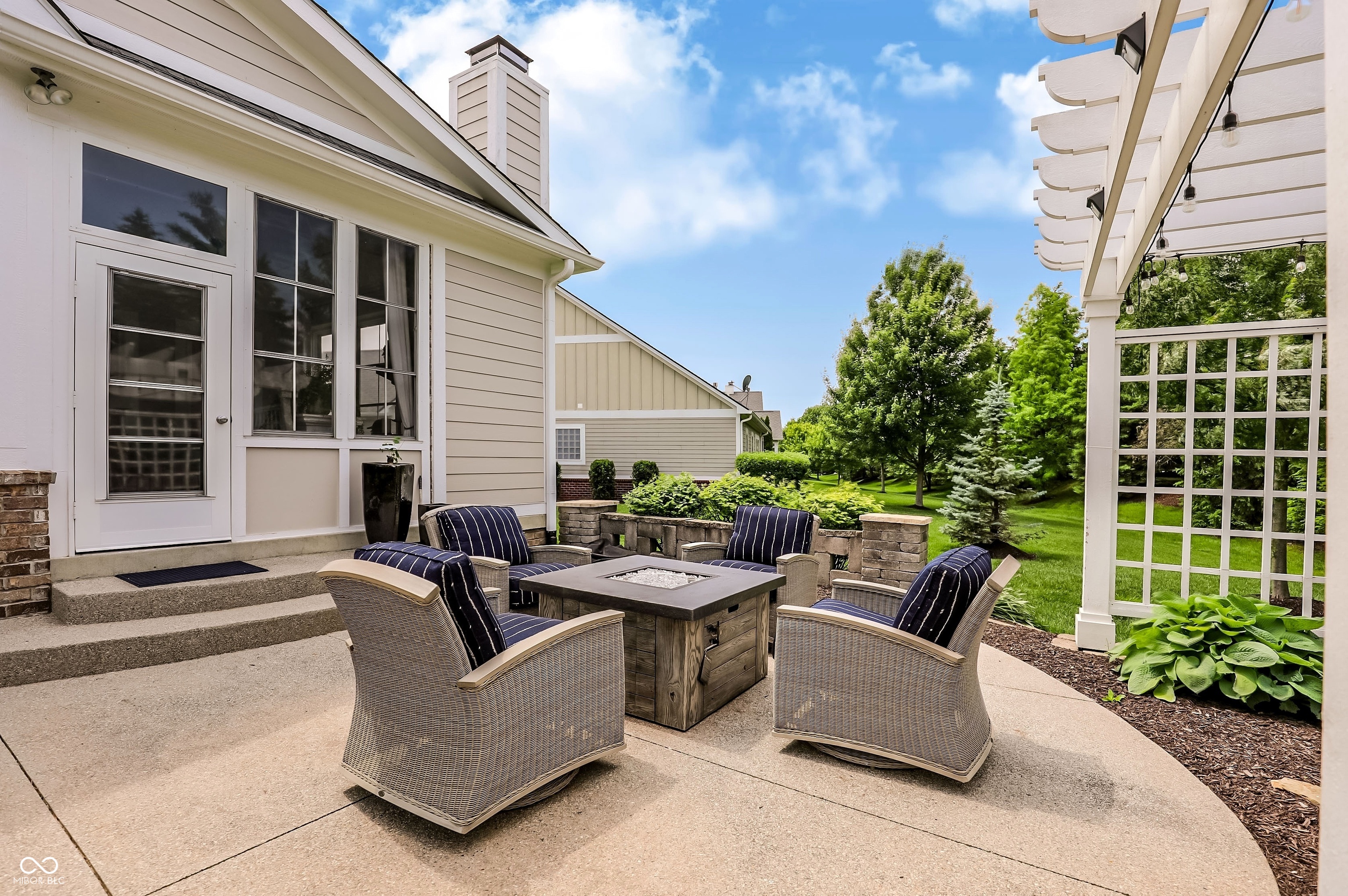 15669 Bethpage Trail
