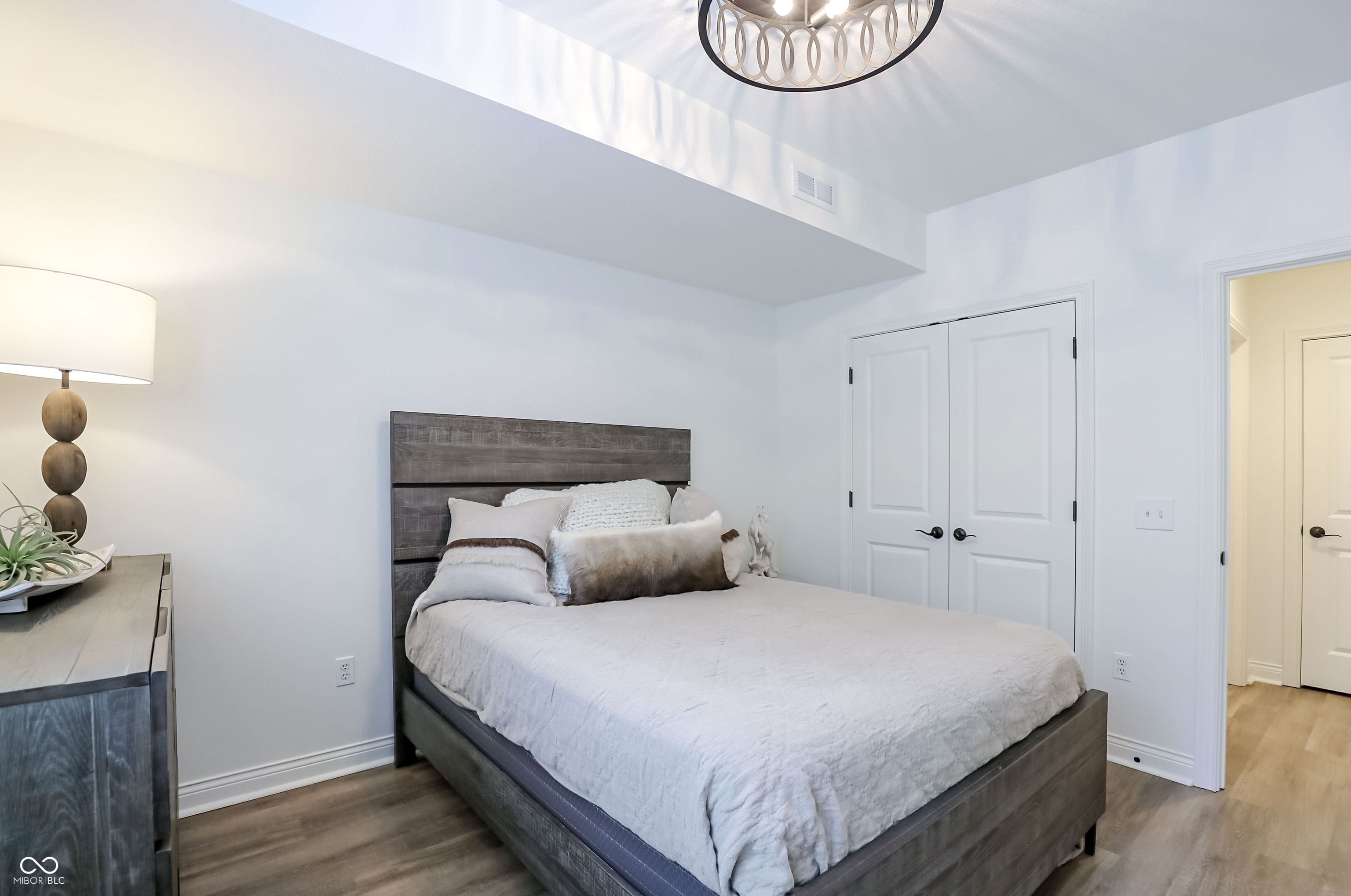 15669 Bethpage Trail