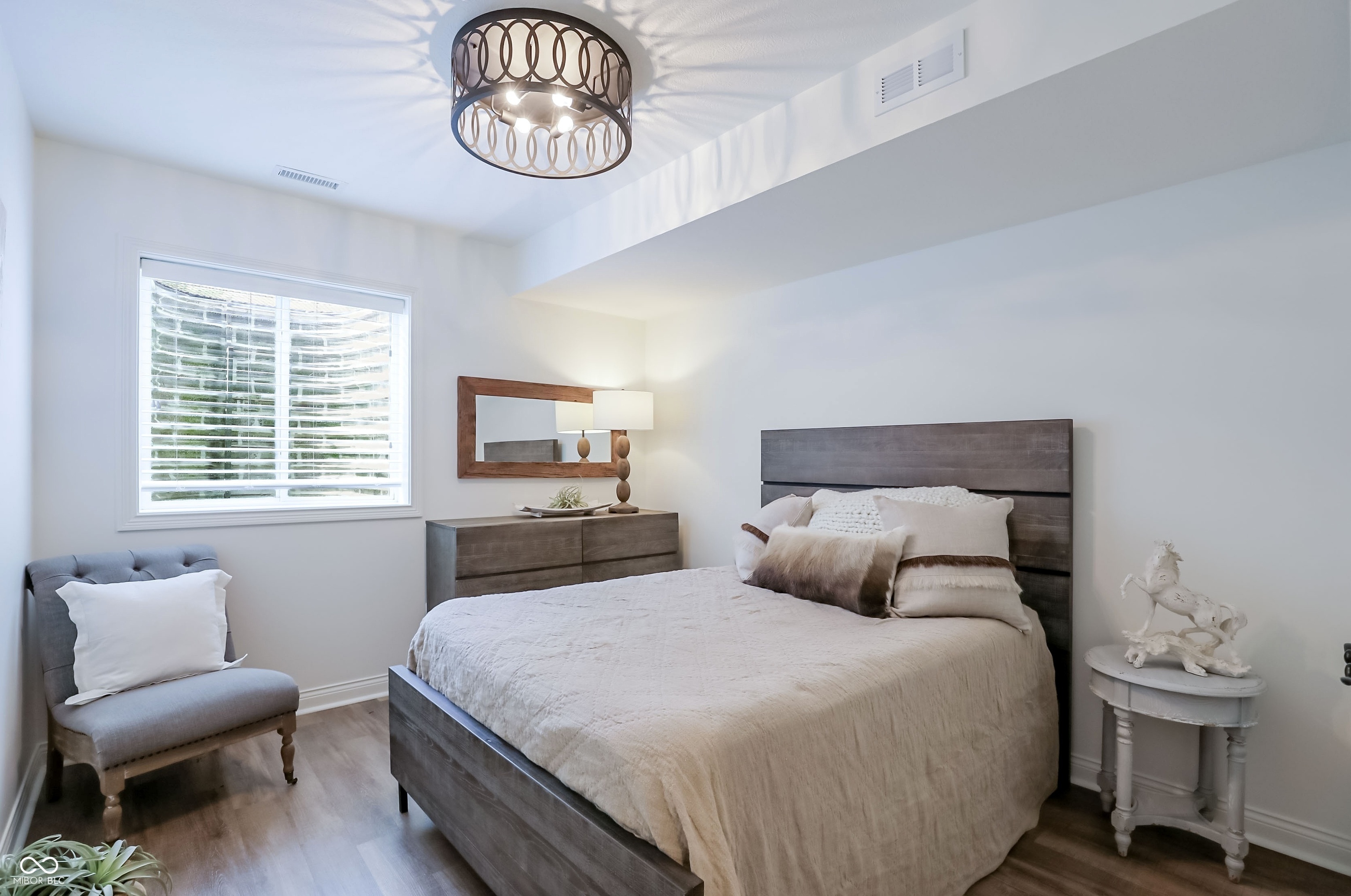 15669 Bethpage Trail