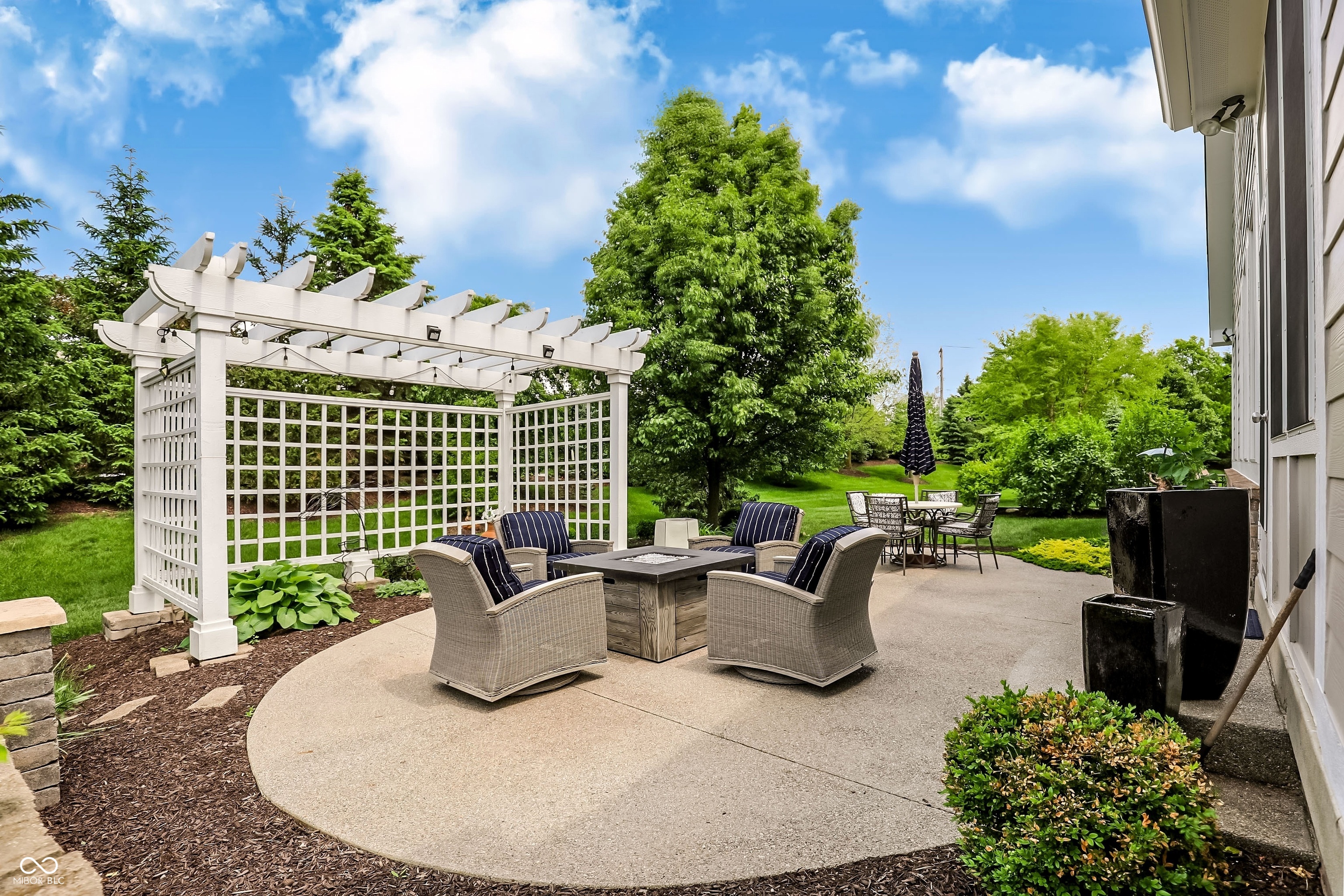 15669 Bethpage Trail