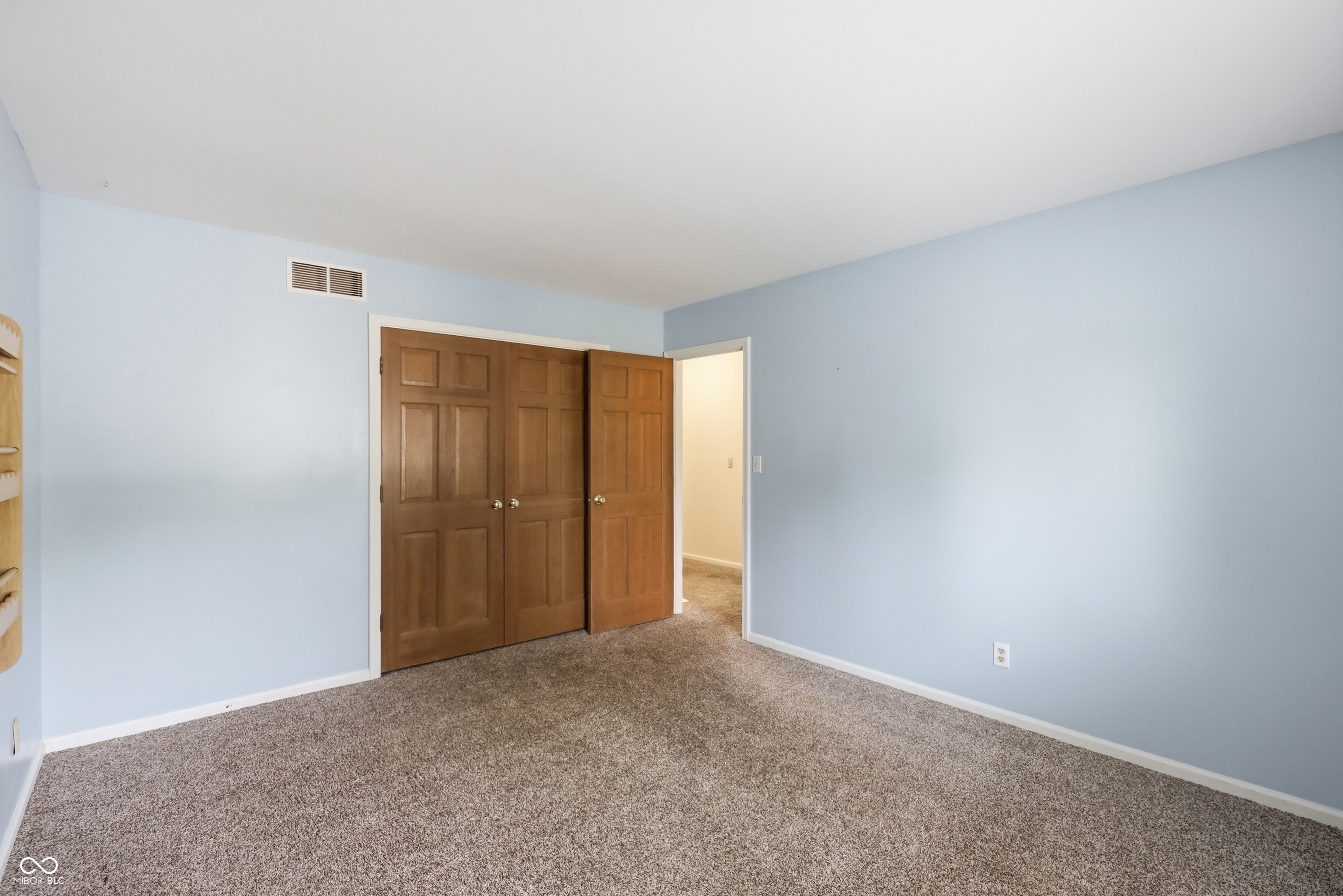 1040 Ridge Court