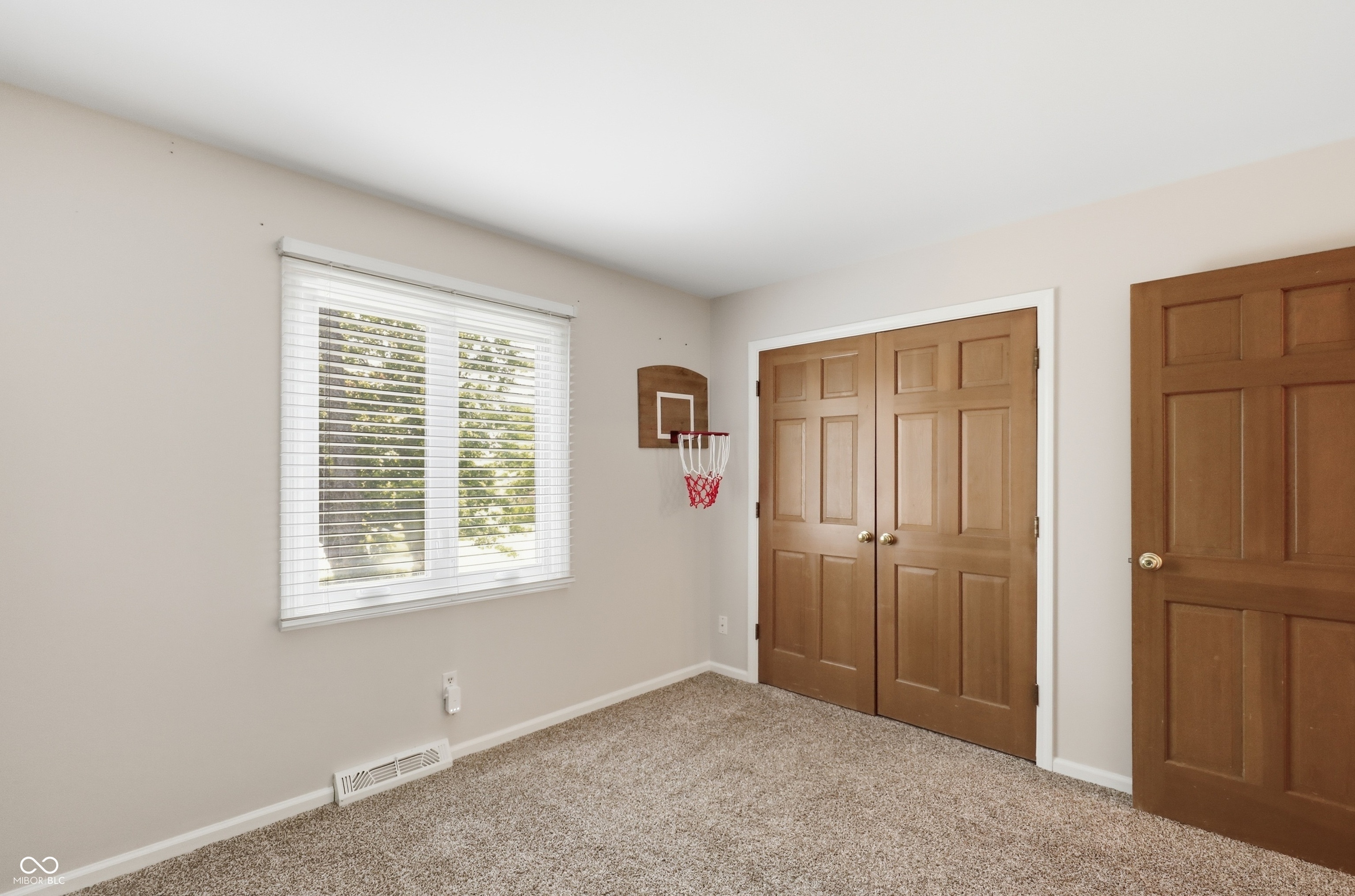 1040 Ridge Court