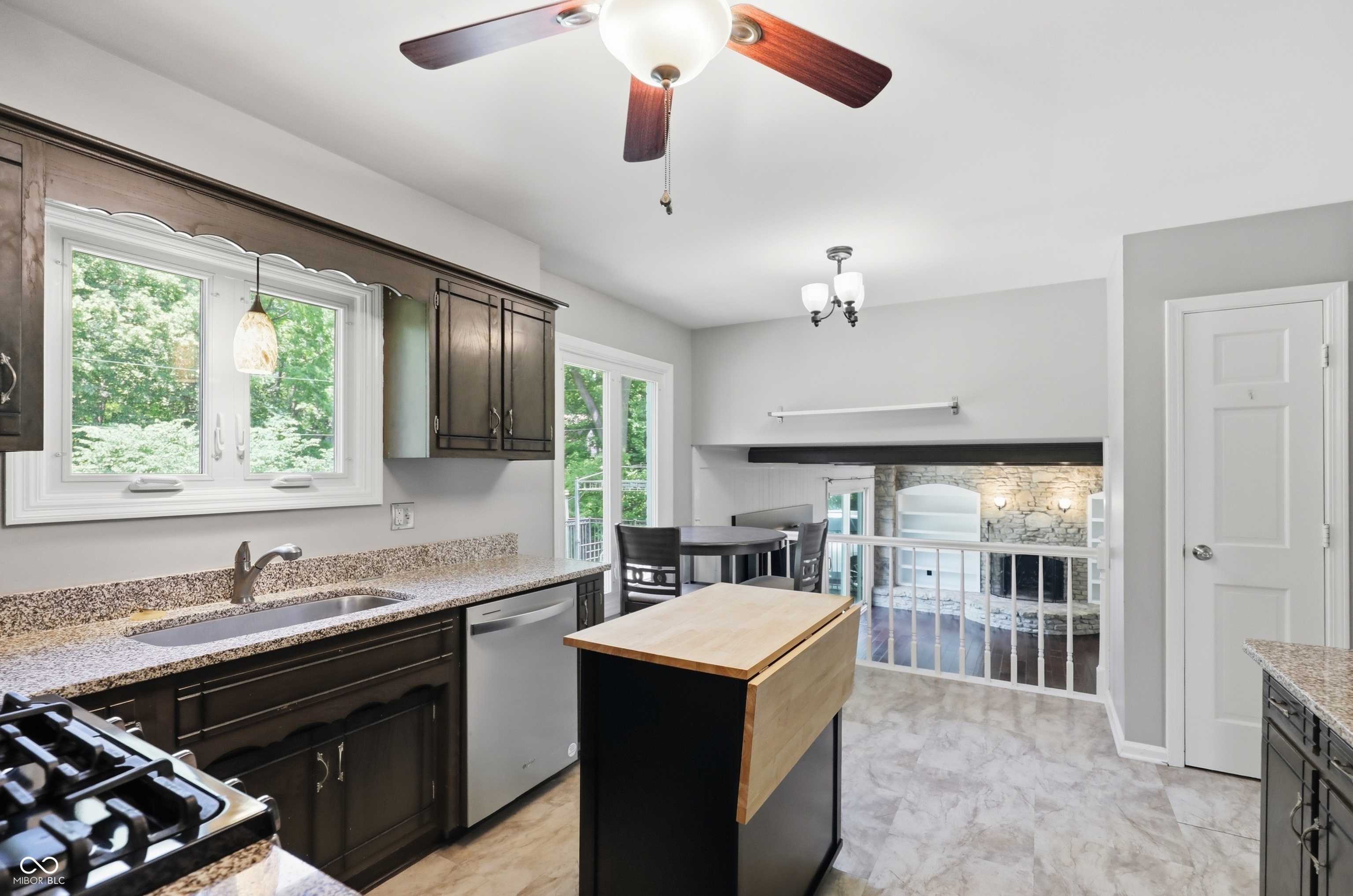1040 Ridge Court