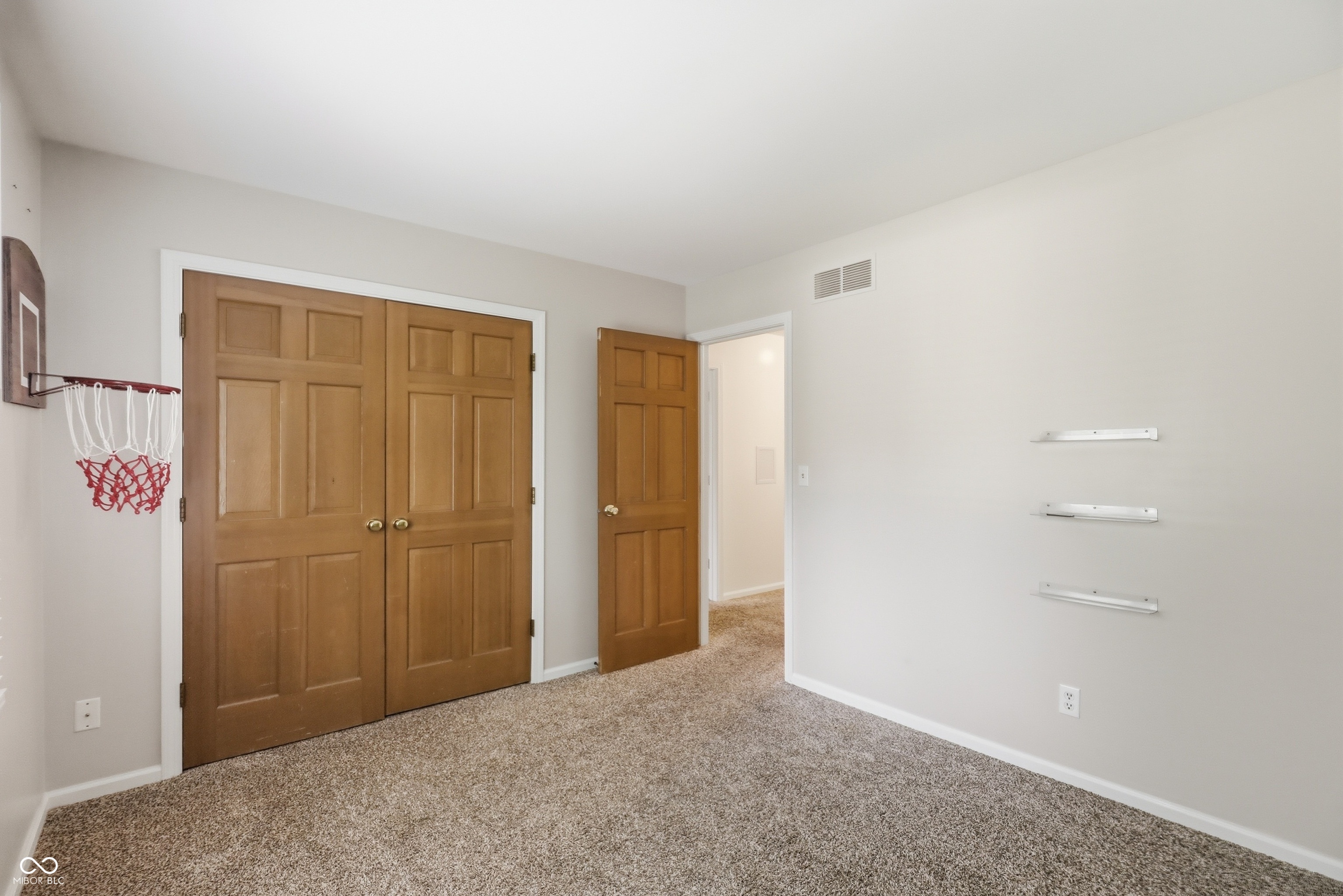 1040 Ridge Court