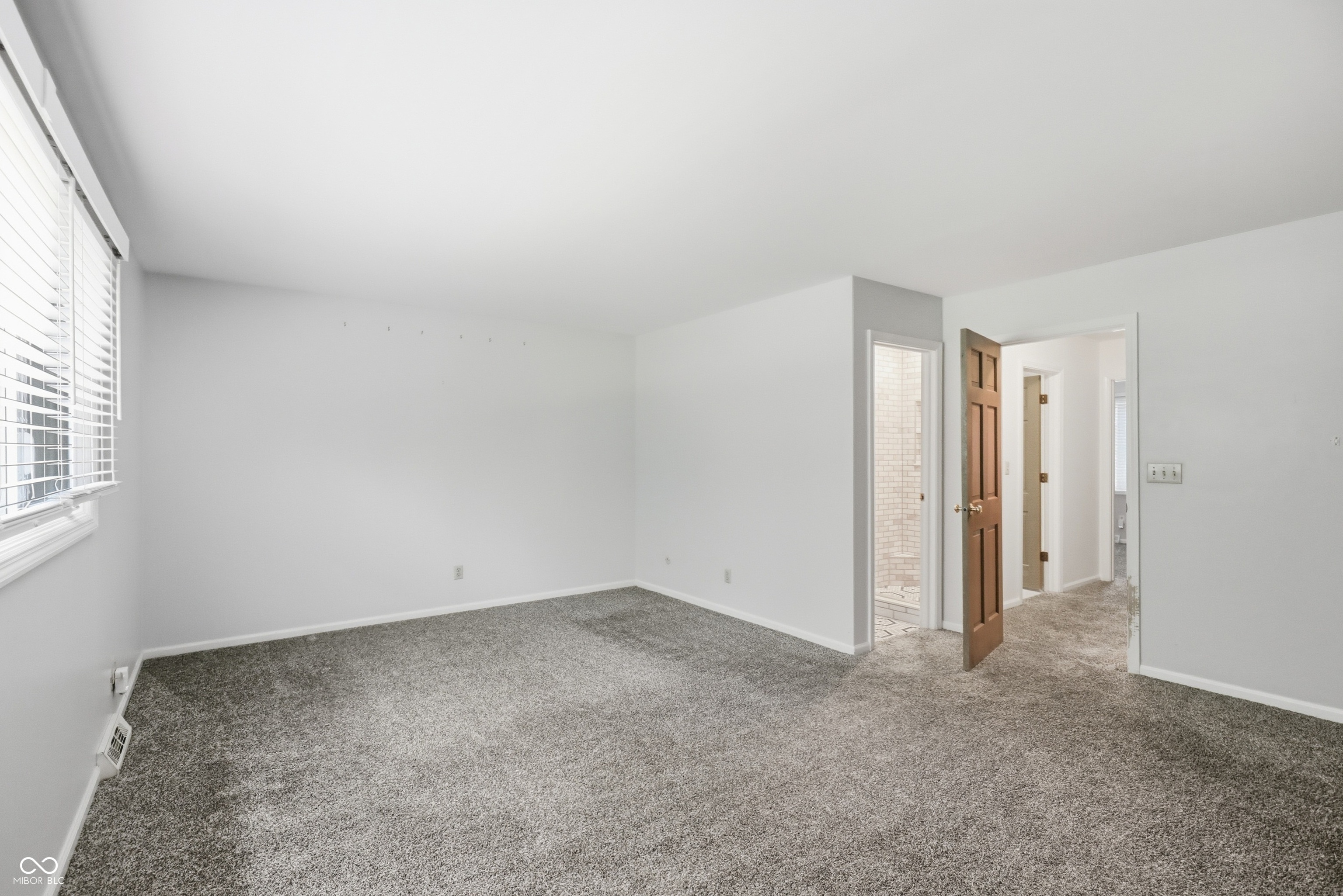 1040 Ridge Court