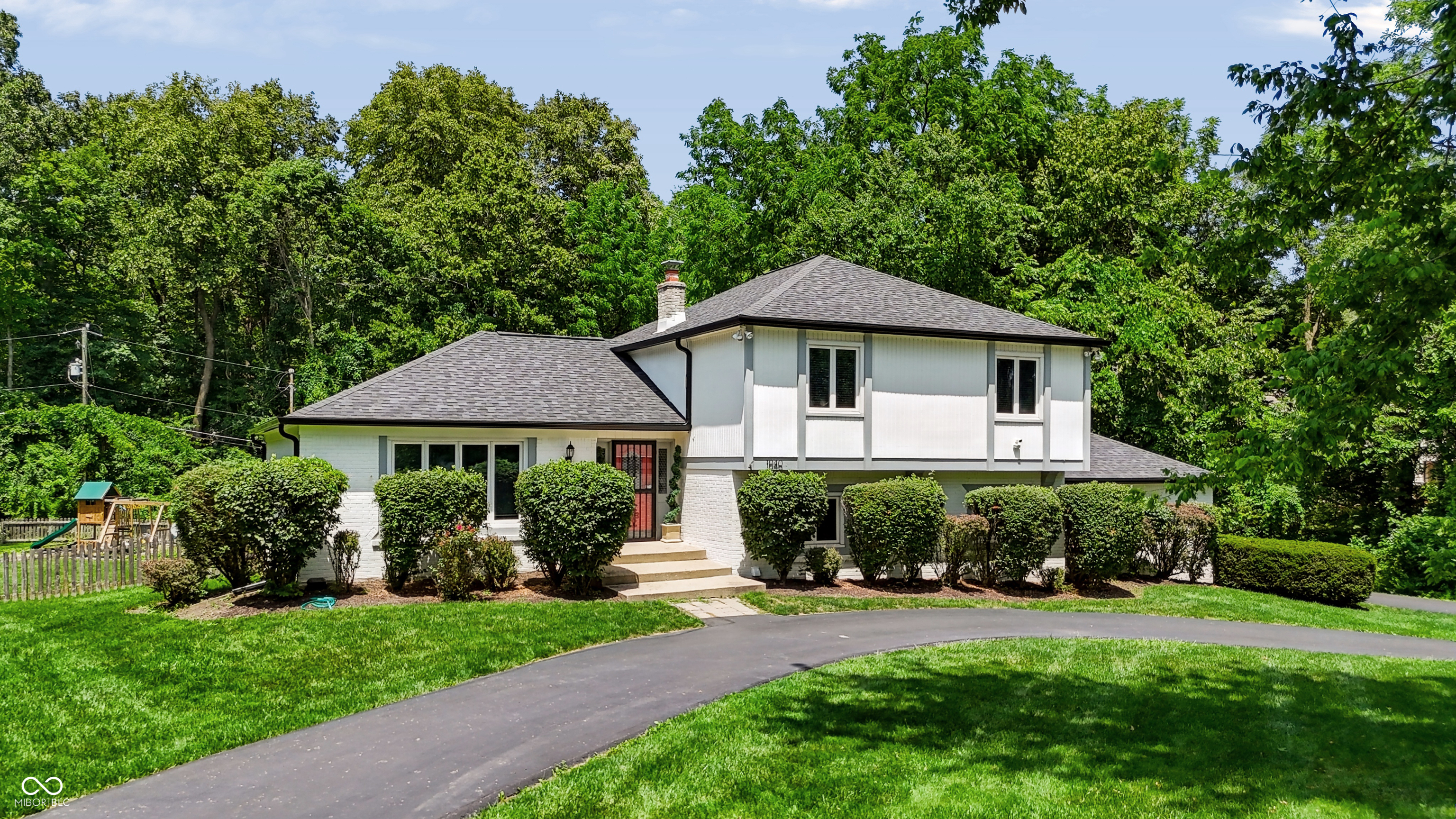 1040 Ridge Court