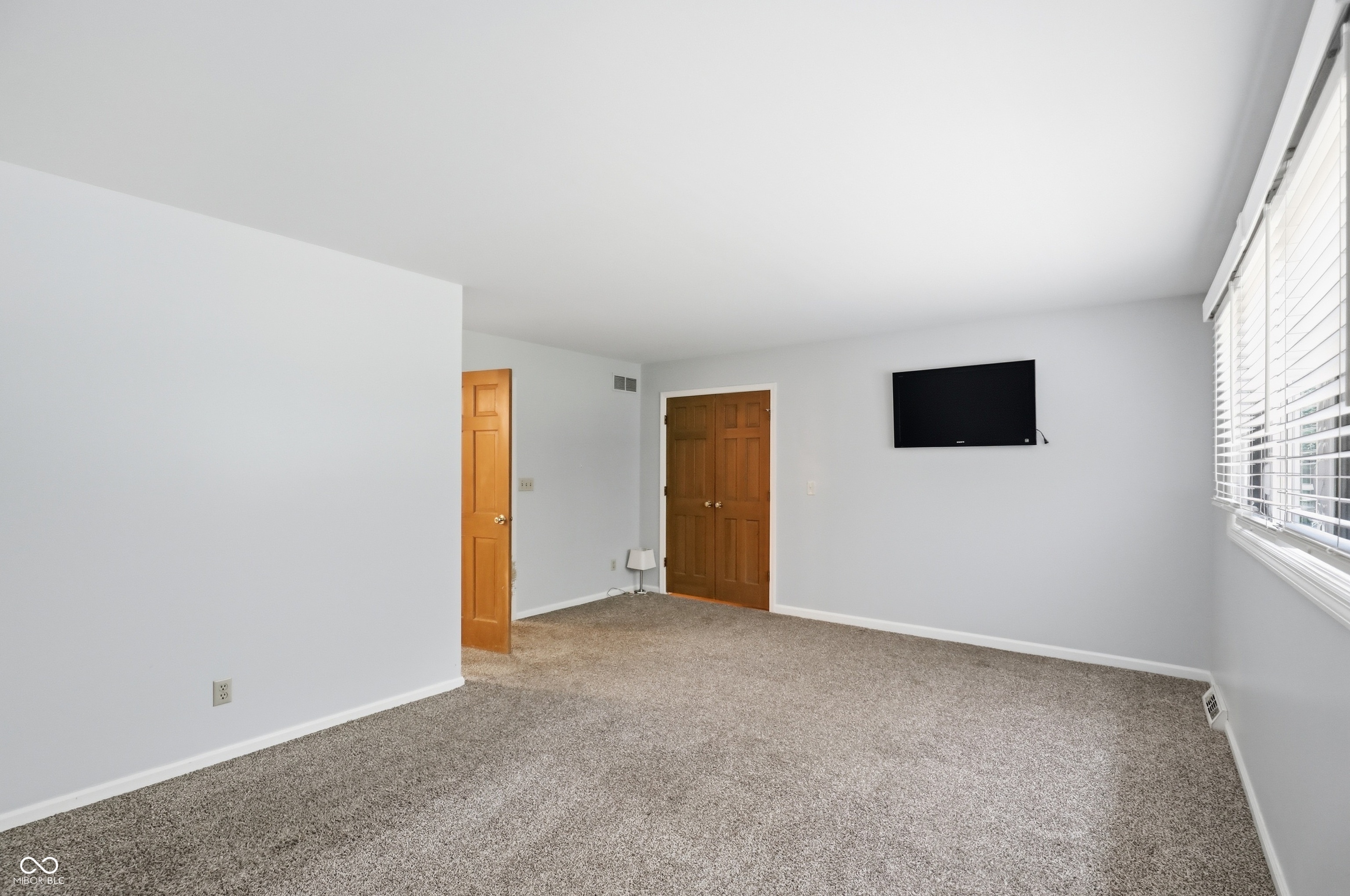 1040 Ridge Court