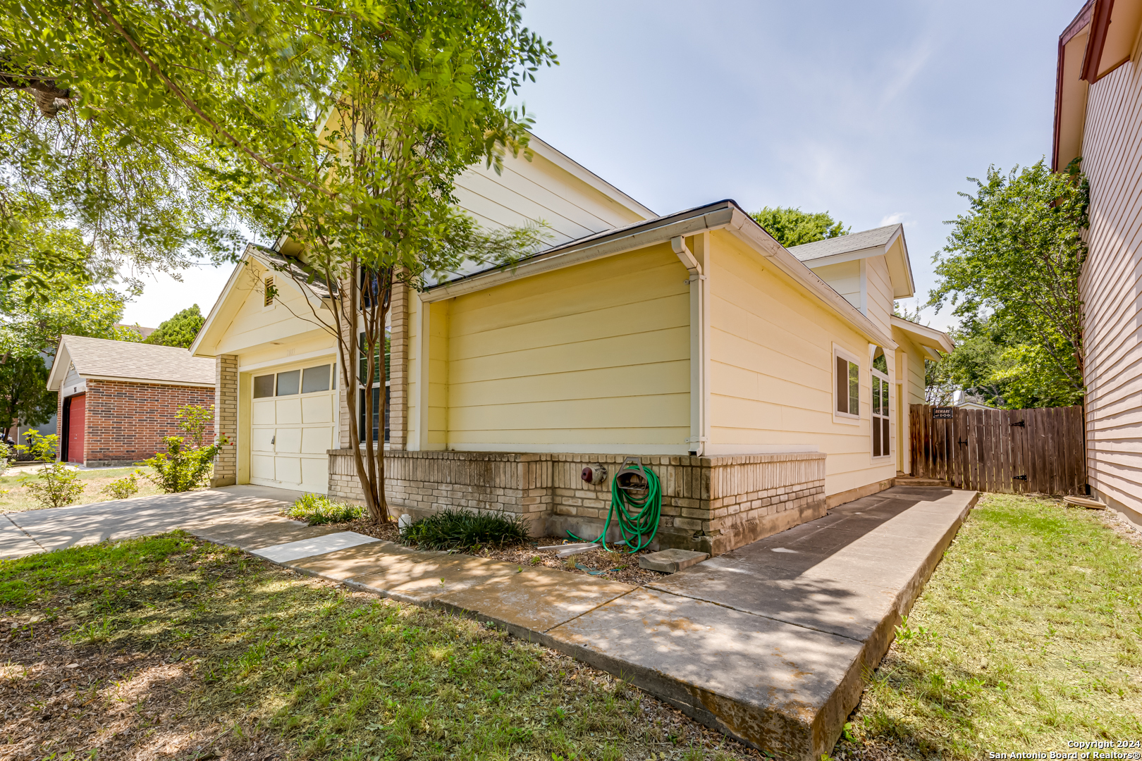 2883 ALMOND FIELD DR