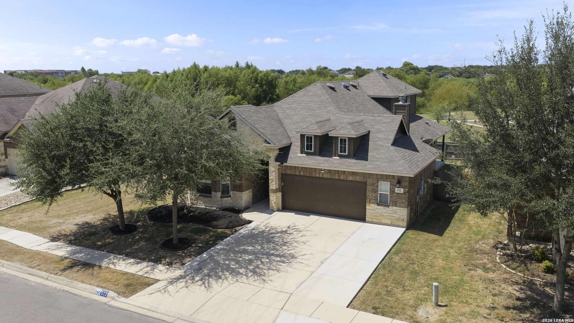 512 BISON LN