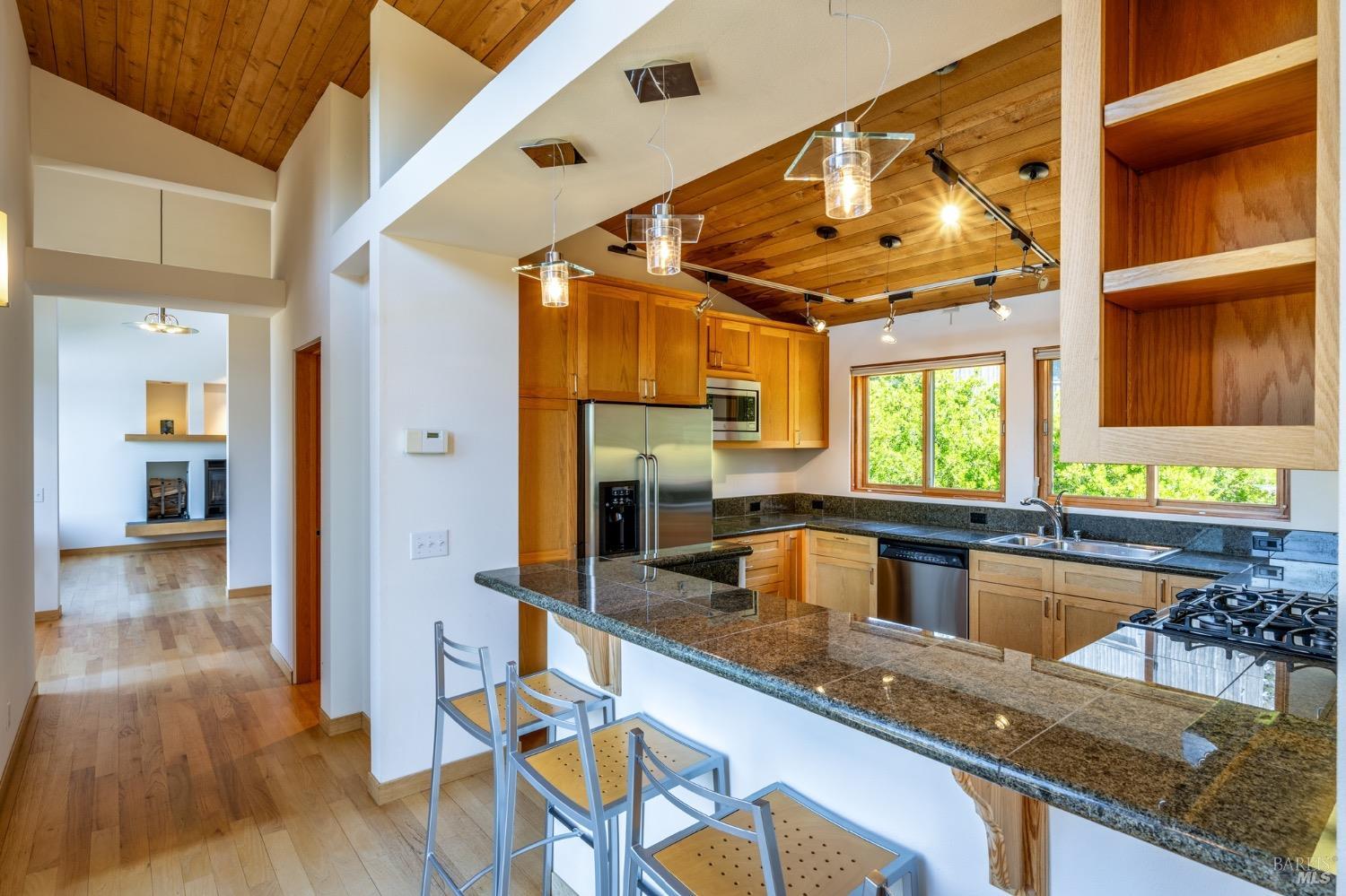 350 Conifer Close Rd