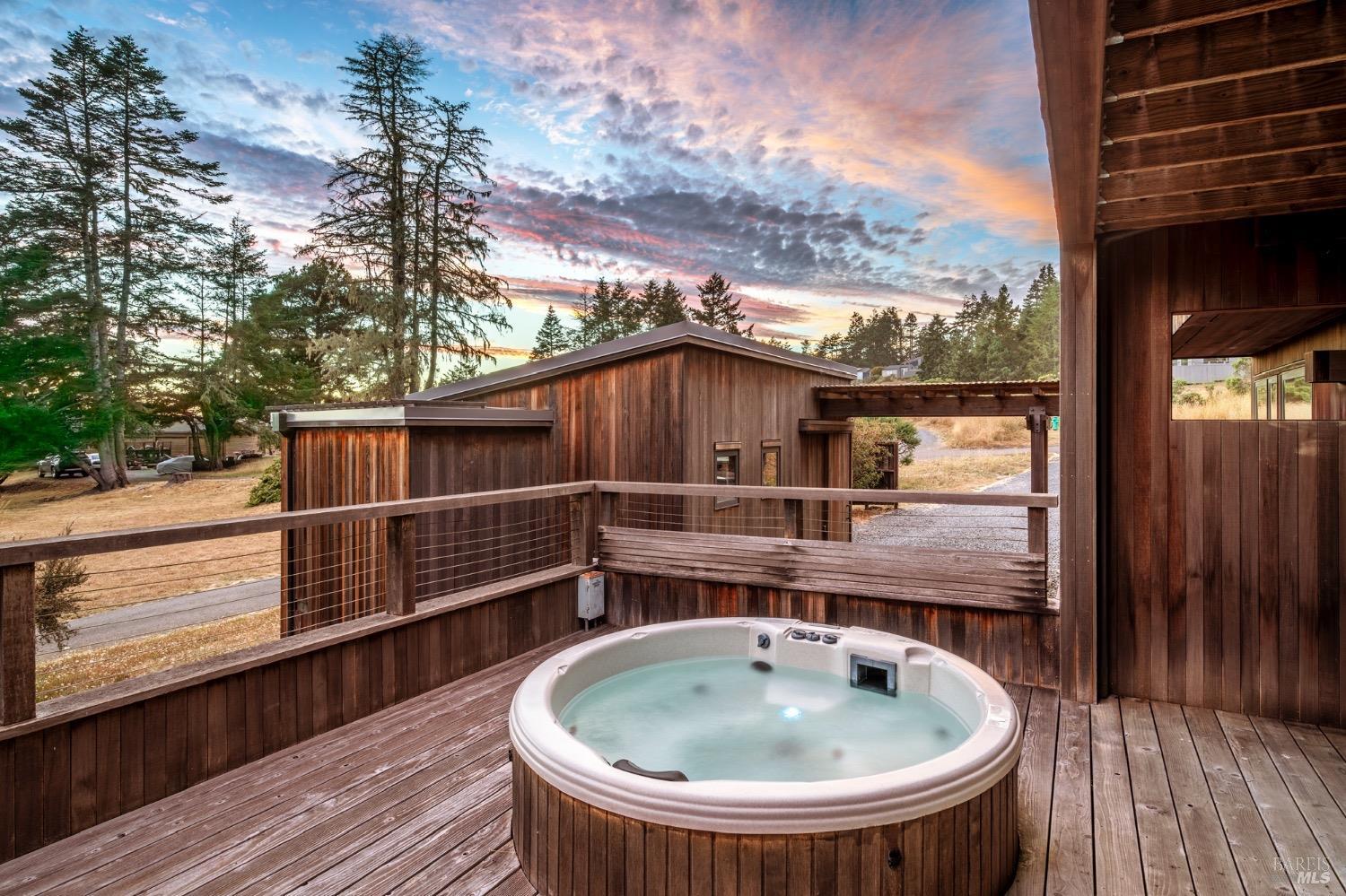 350 Conifer Close Rd