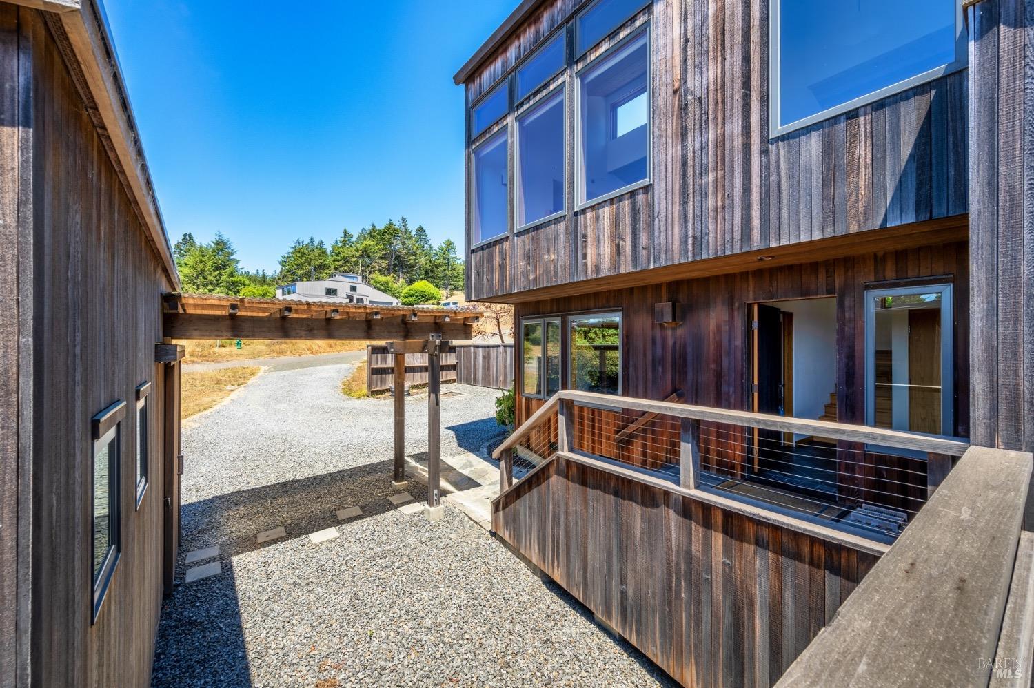 350 Conifer Close Rd